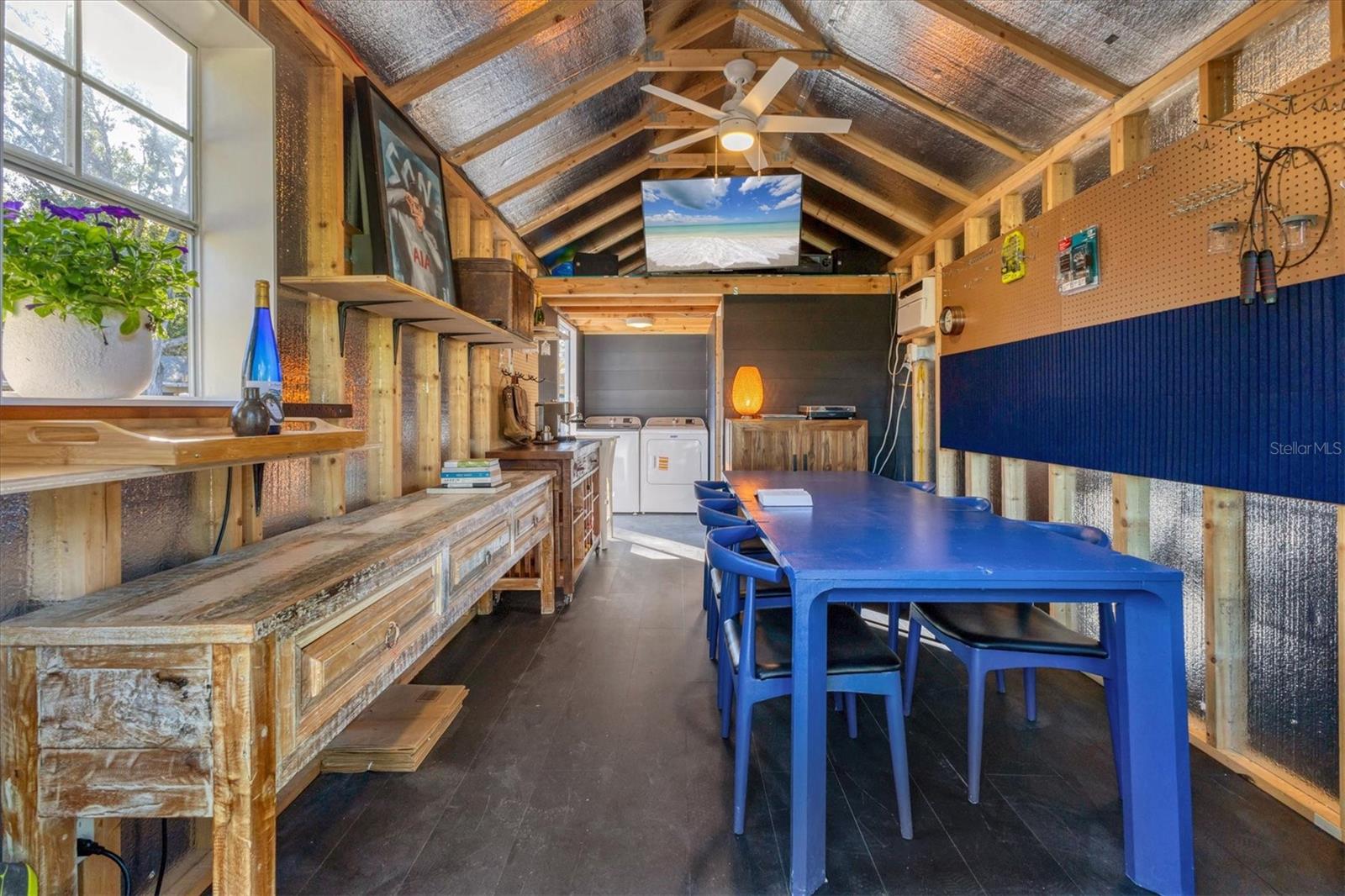 Image 33 of 47 For 2040 Palm Terrace