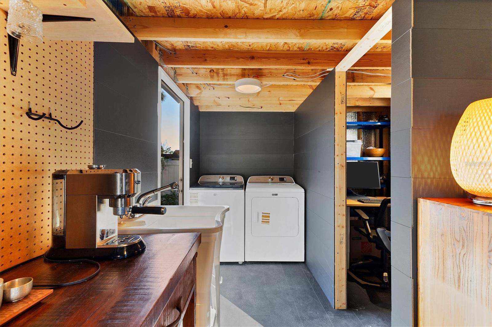 Image 35 of 47 For 2040 Palm Terrace