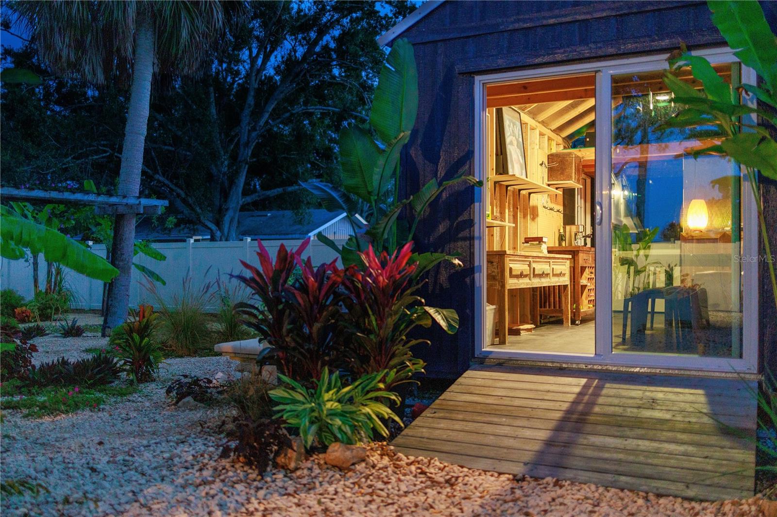 Image 38 of 47 For 2040 Palm Terrace