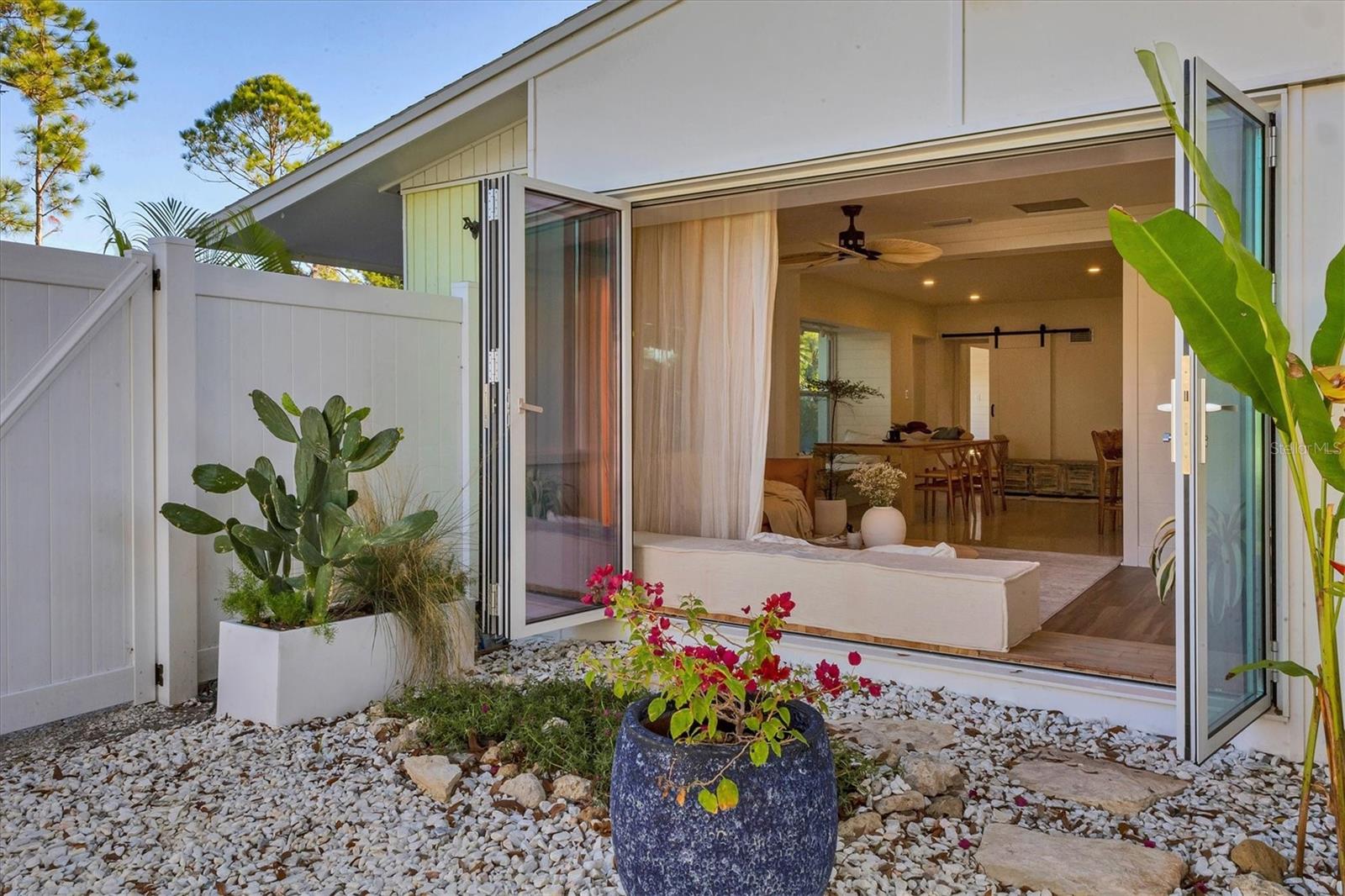 Image 40 of 47 For 2040 Palm Terrace