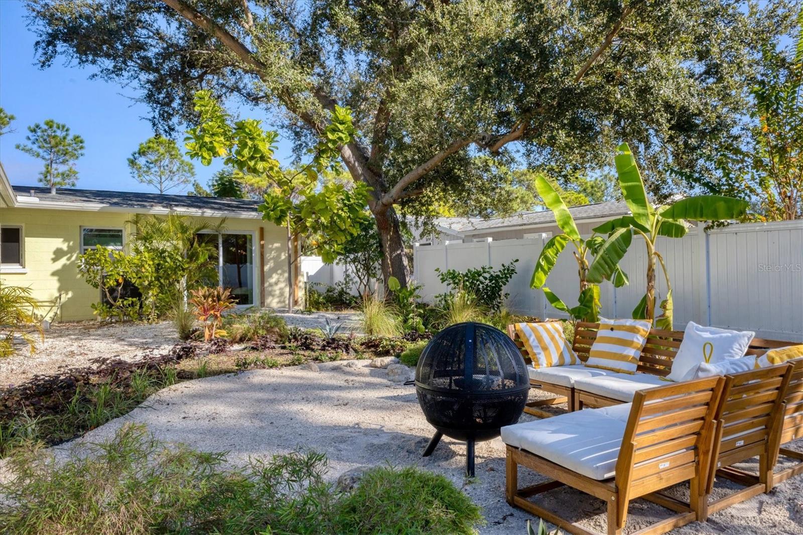 Image 46 of 47 For 2040 Palm Terrace