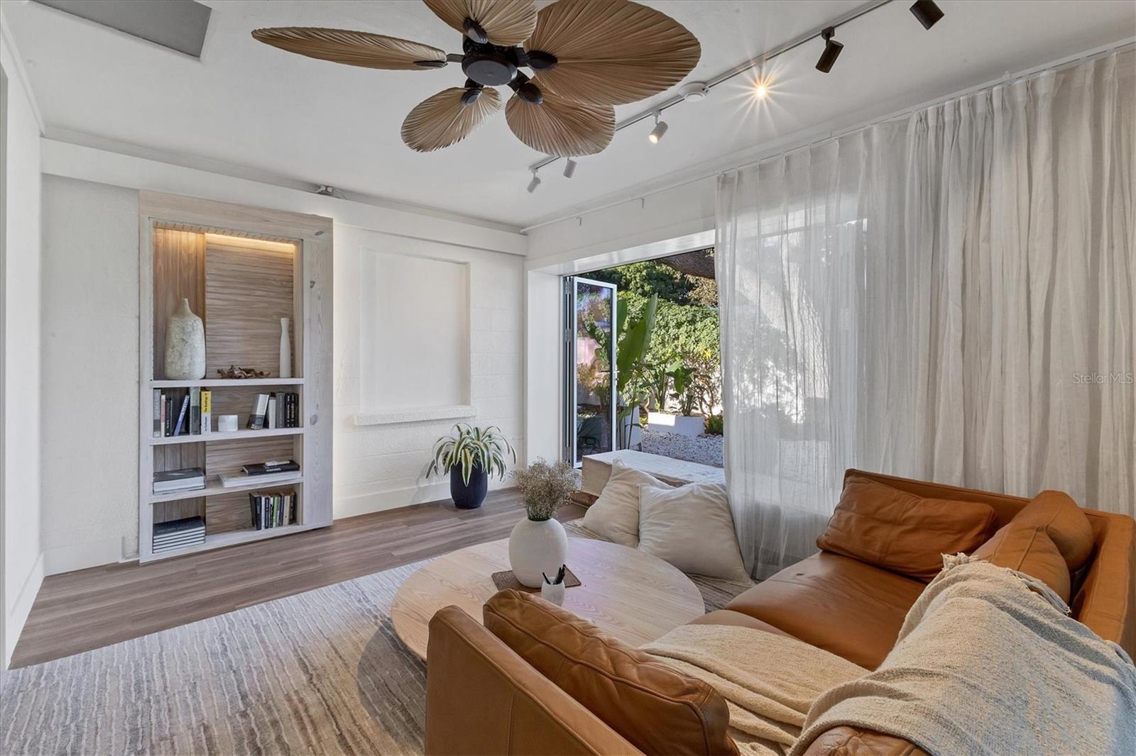 Image 5 of 47 For 2040 Palm Terrace