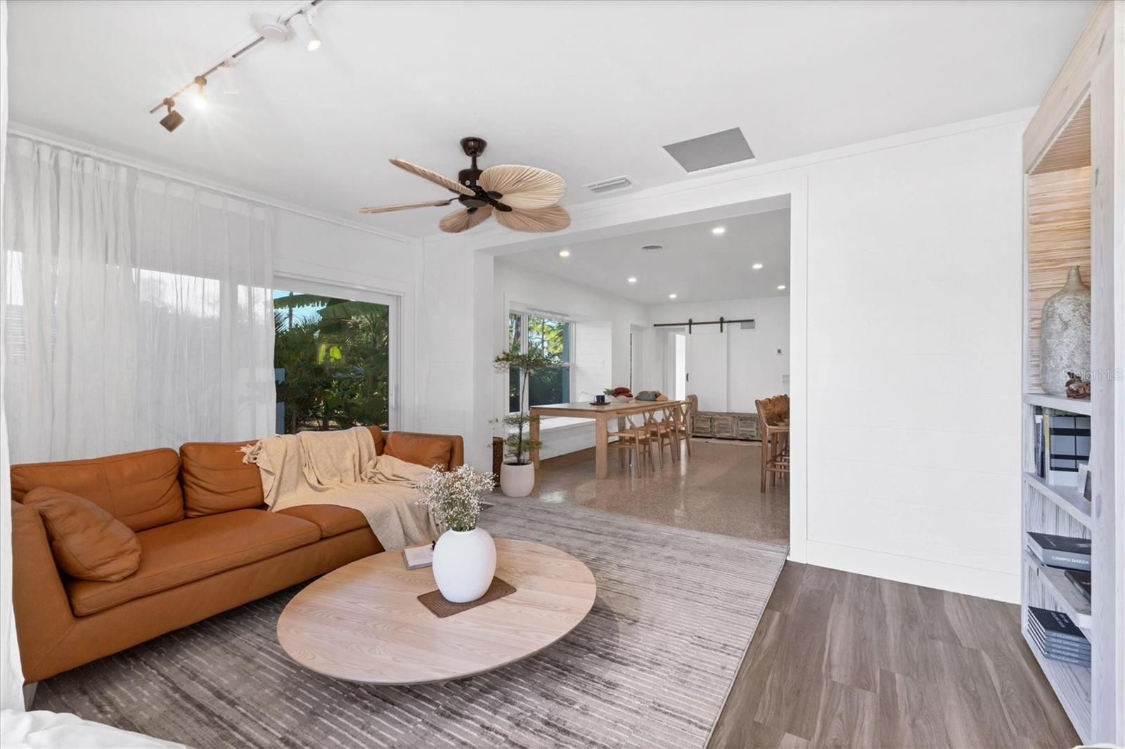 Image 7 of 47 For 2040 Palm Terrace