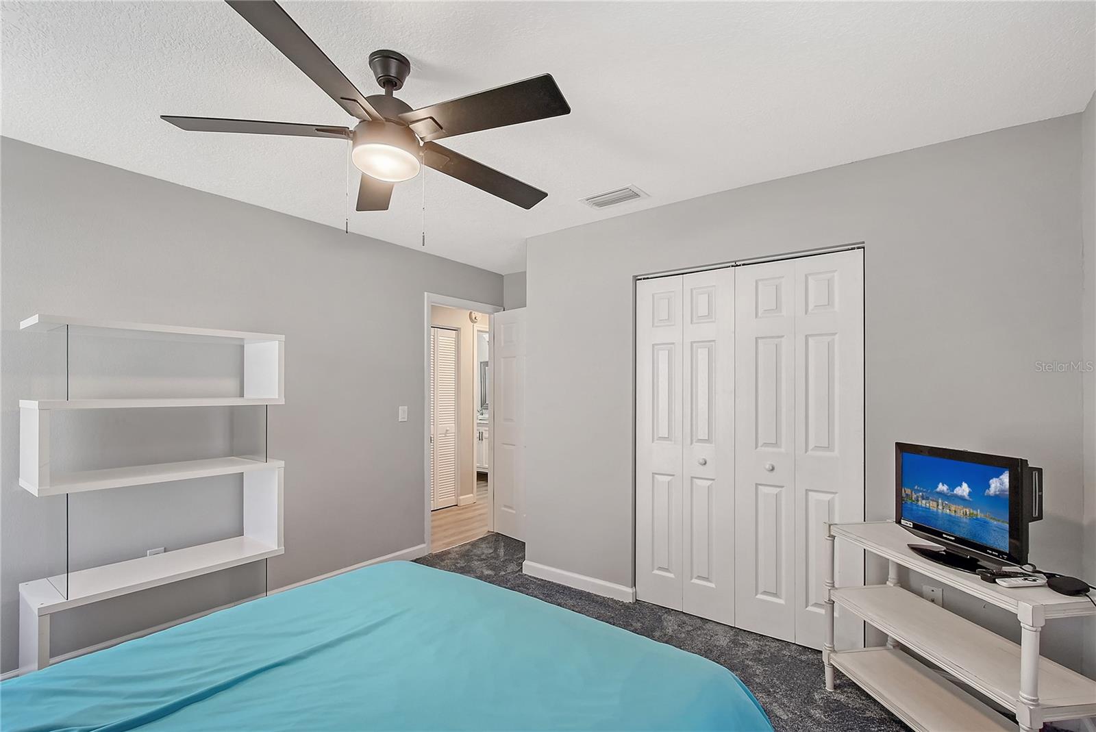Image 16 of 33 For 6804 23rd Avenue W