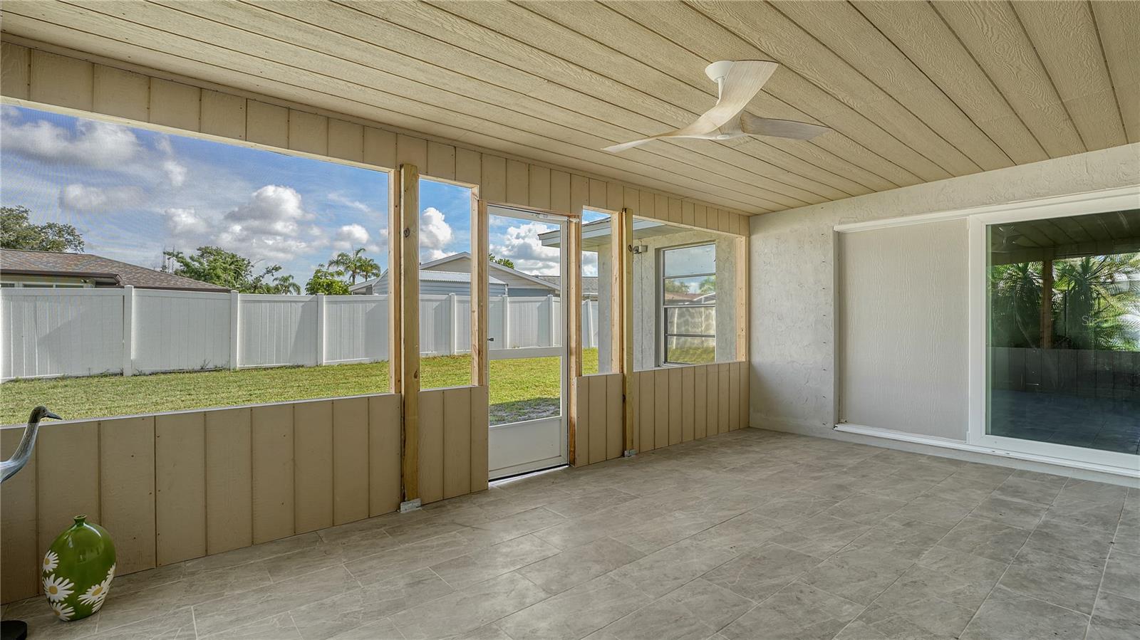 Image 20 of 33 For 6804 23rd Avenue W