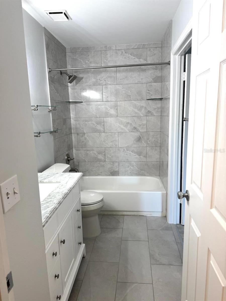 Image 18 of 35 For 4045 Crockers Lake Boulevard 23