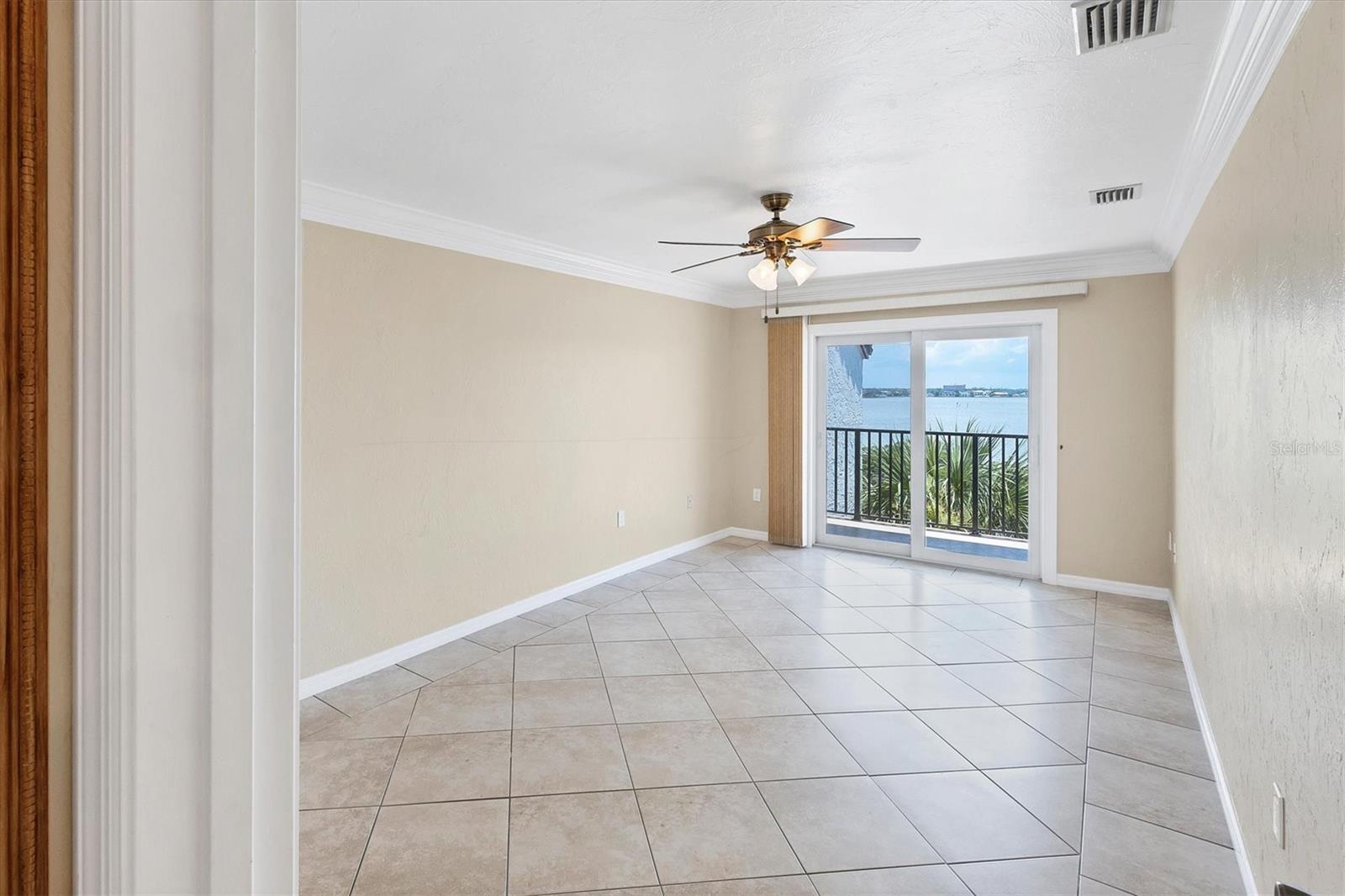 Image 13 of 58 For 1602 Stickney Point Road 1602-405