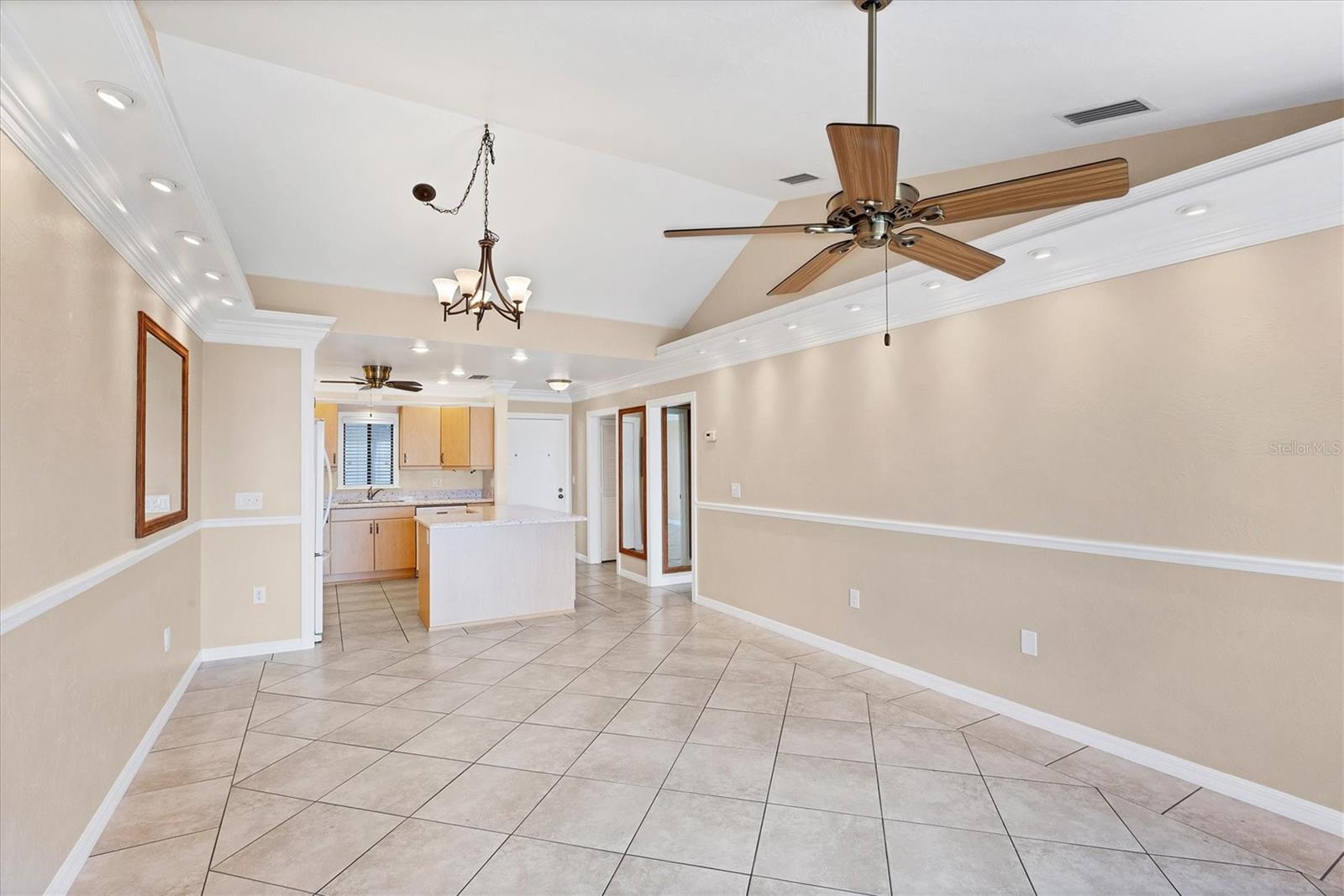 Image 18 of 58 For 1602 Stickney Point Road 1602-405