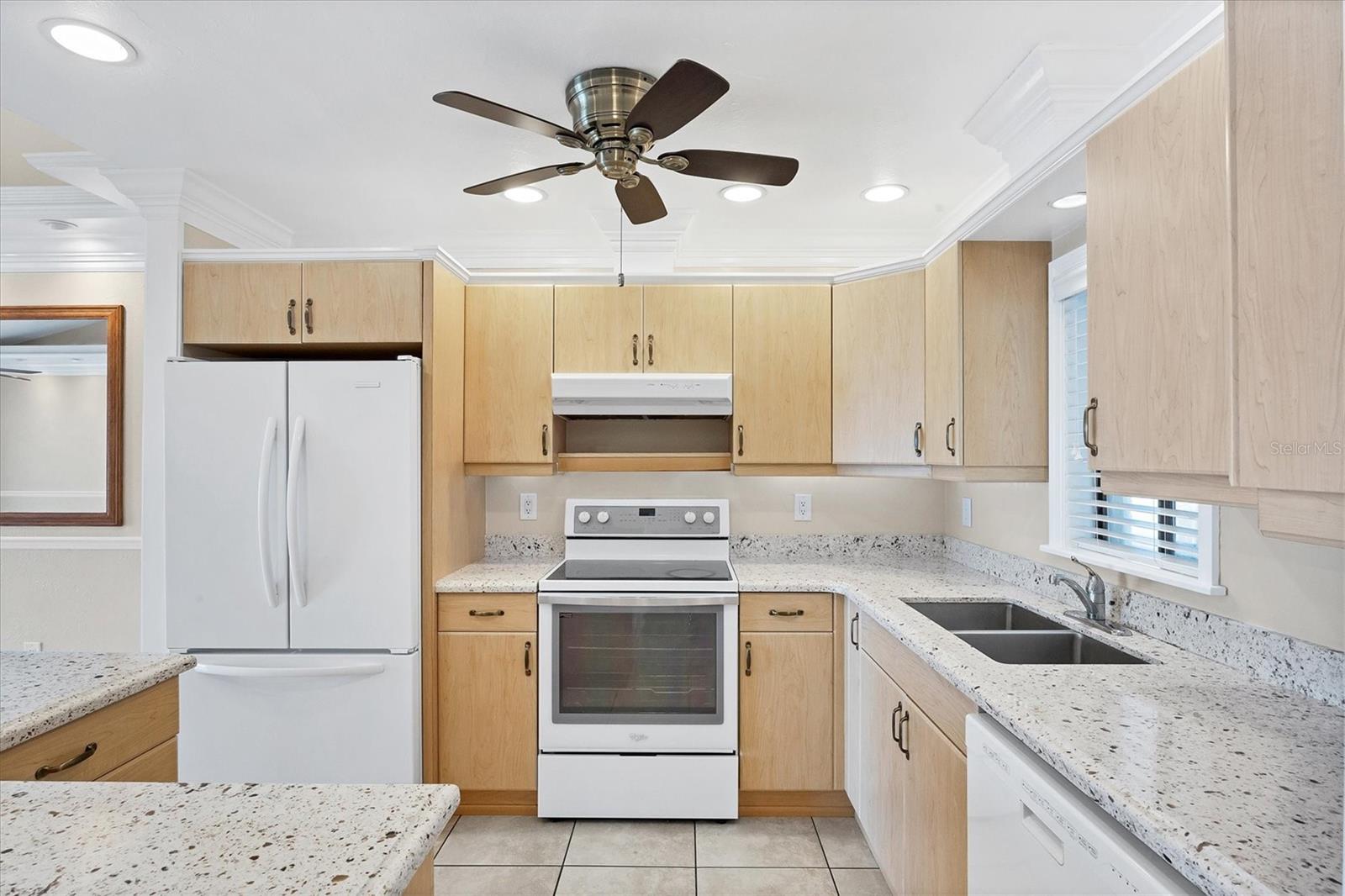 Image 4 of 58 For 1602 Stickney Point Road 1602-405