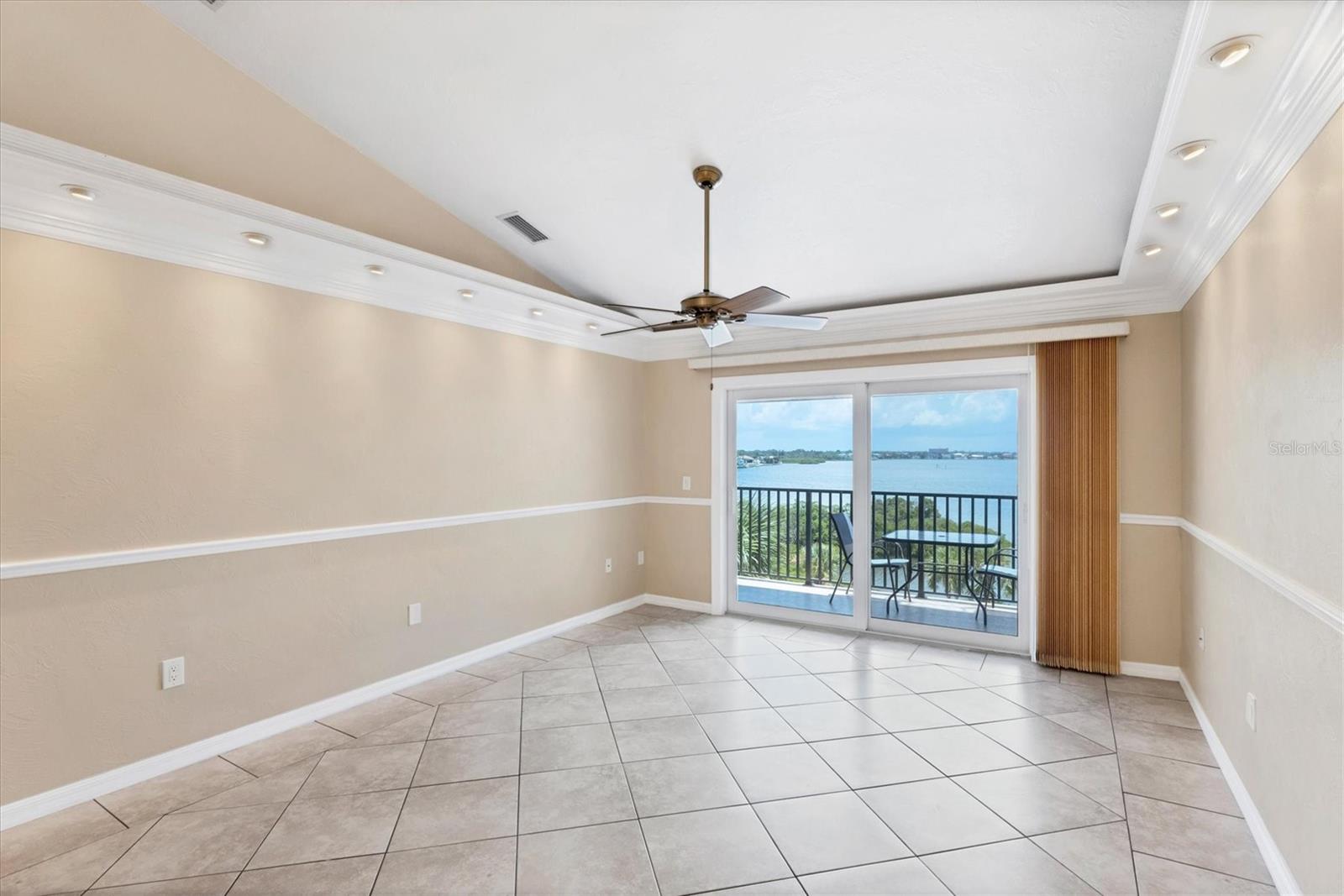 Image 7 of 58 For 1602 Stickney Point Road 1602-405