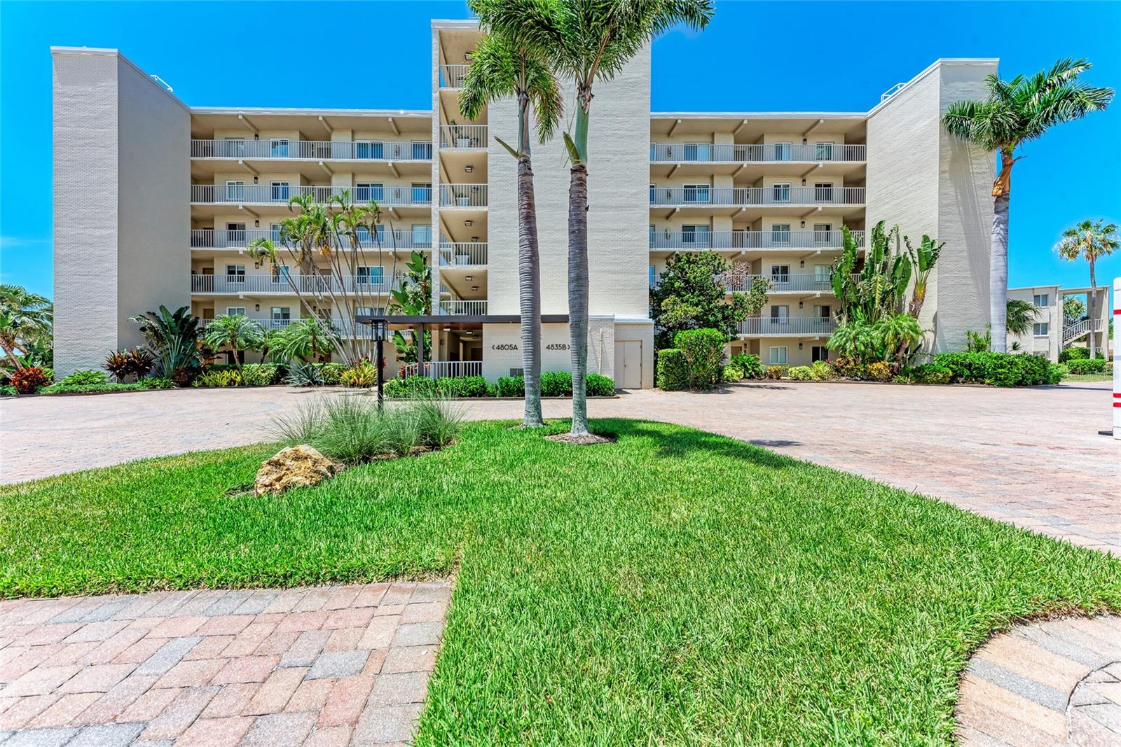 Image 4 of 45 For 4825 Gulf Of Mexico Drive 304
