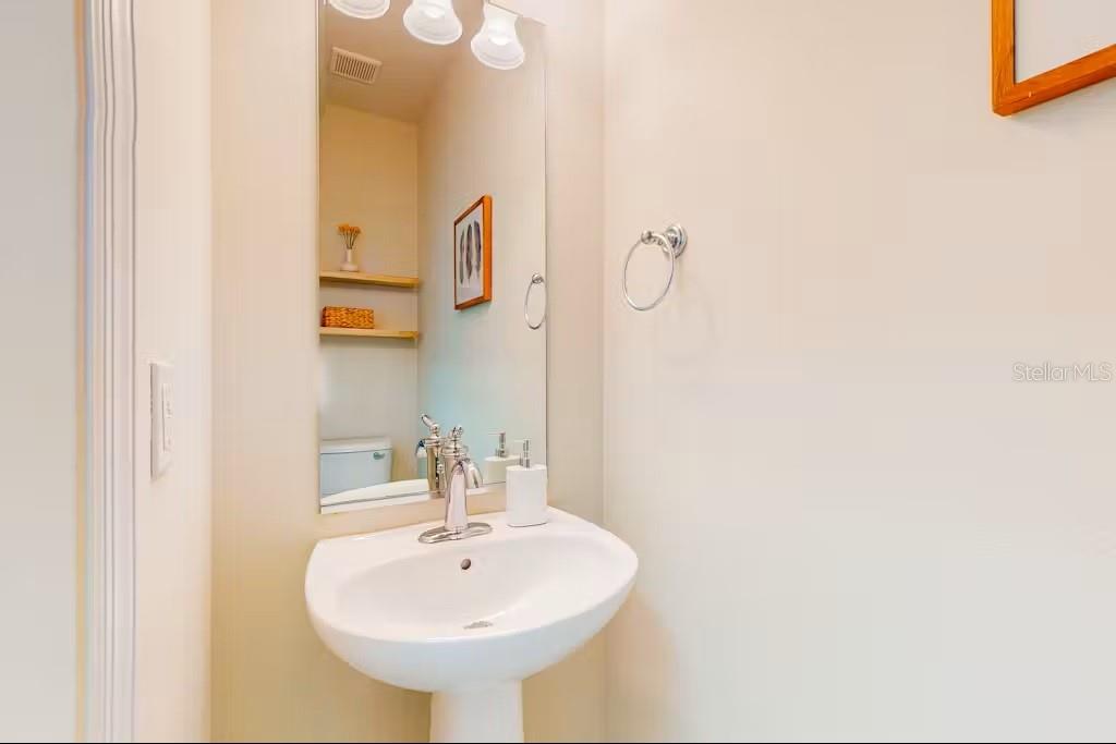Image 9 of 27 For 3790 82nd Avenue Circle E 102