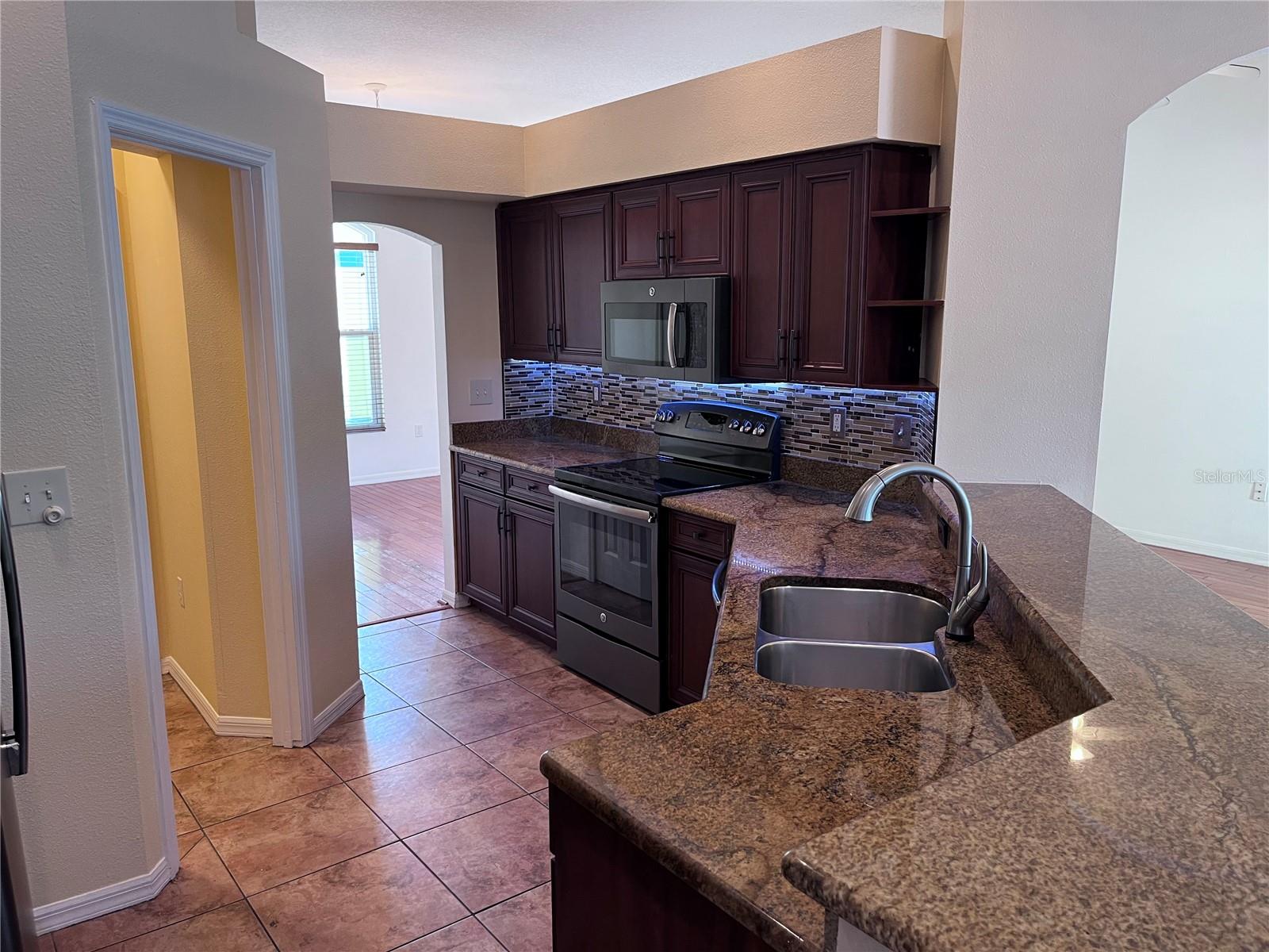Image 7 of 18 For 3112 58th Terrace E