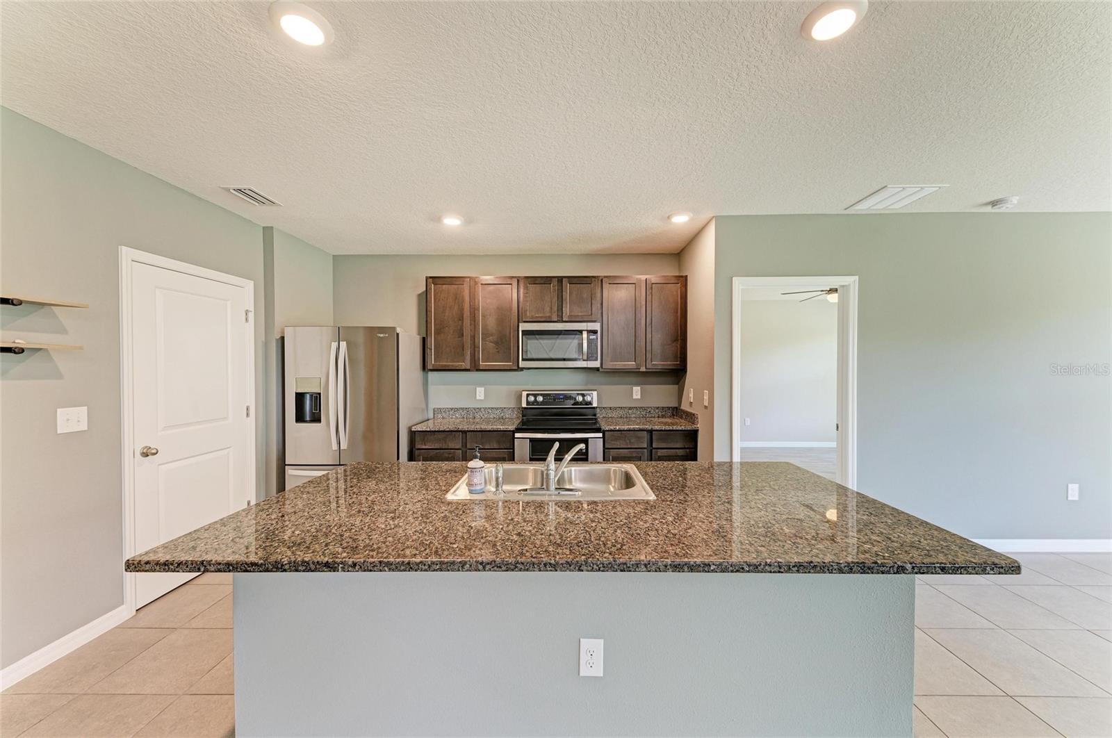 Image 13 of 36 For 2825 Greenleaf Terrace