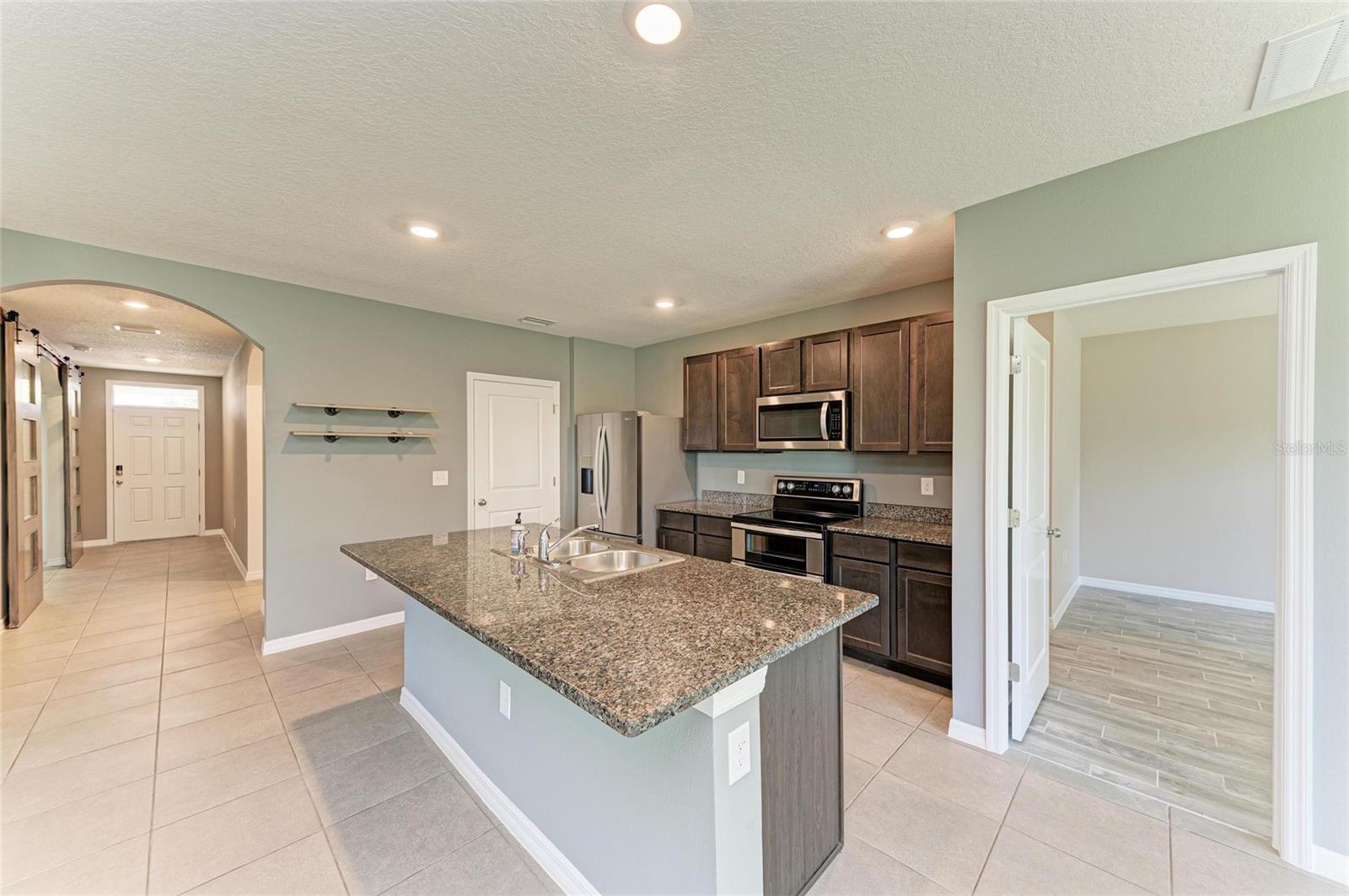 Image 14 of 36 For 2825 Greenleaf Terrace