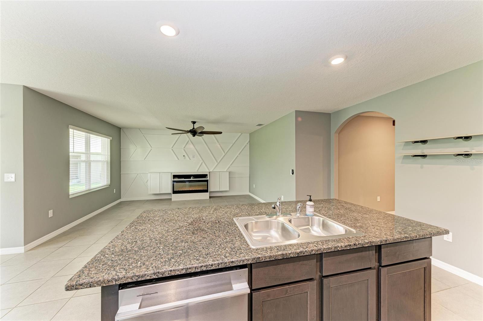 Image 17 of 36 For 2825 Greenleaf Terrace