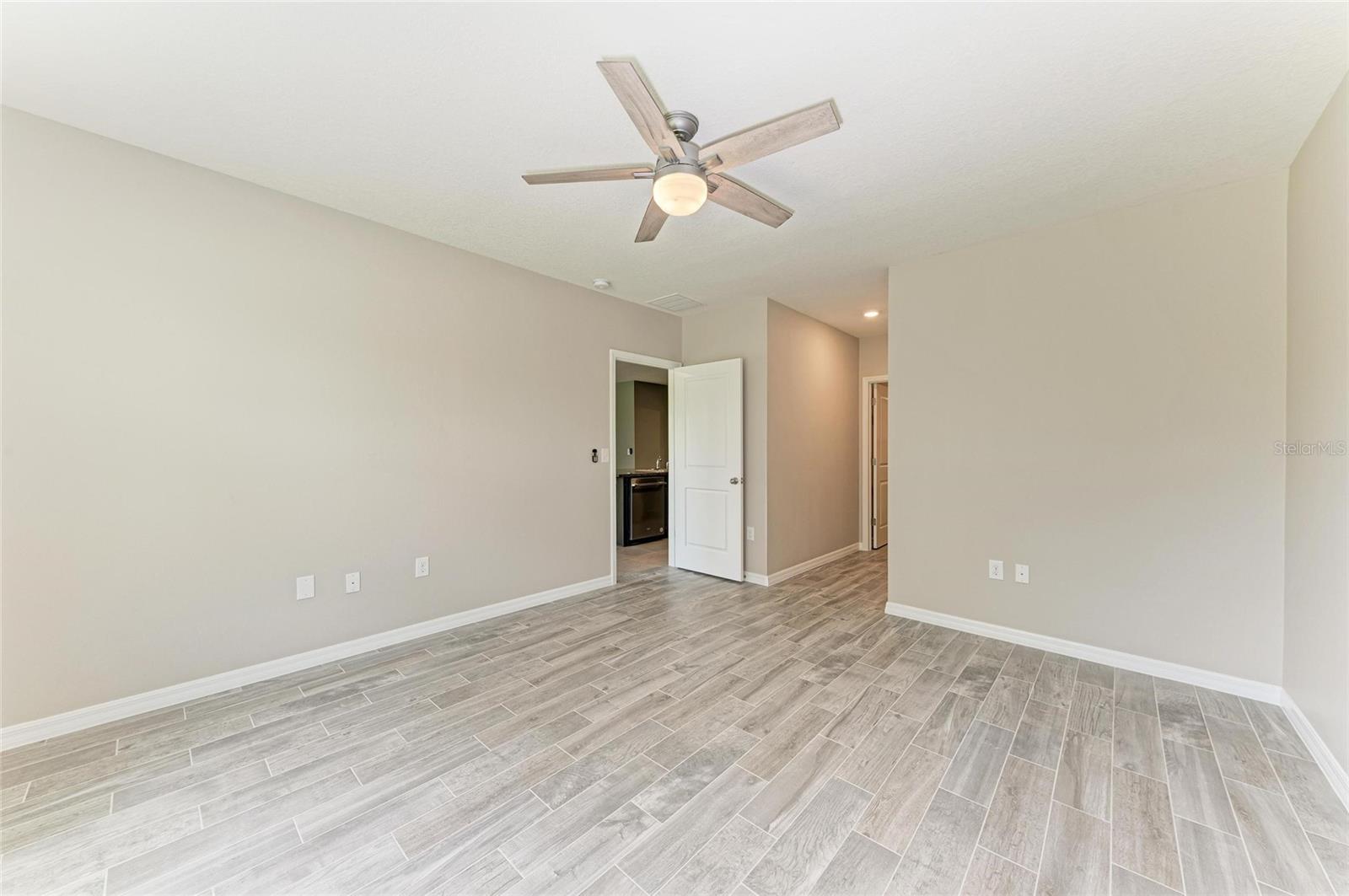 Image 23 of 36 For 2825 Greenleaf Terrace