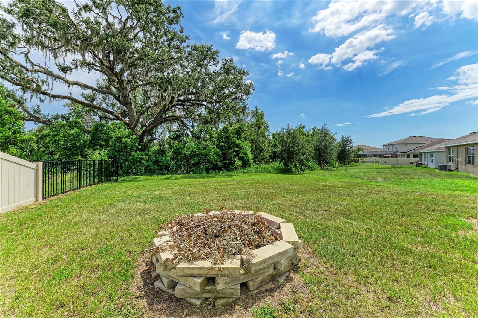 Image 36 of 36 For 2825 Greenleaf Terrace