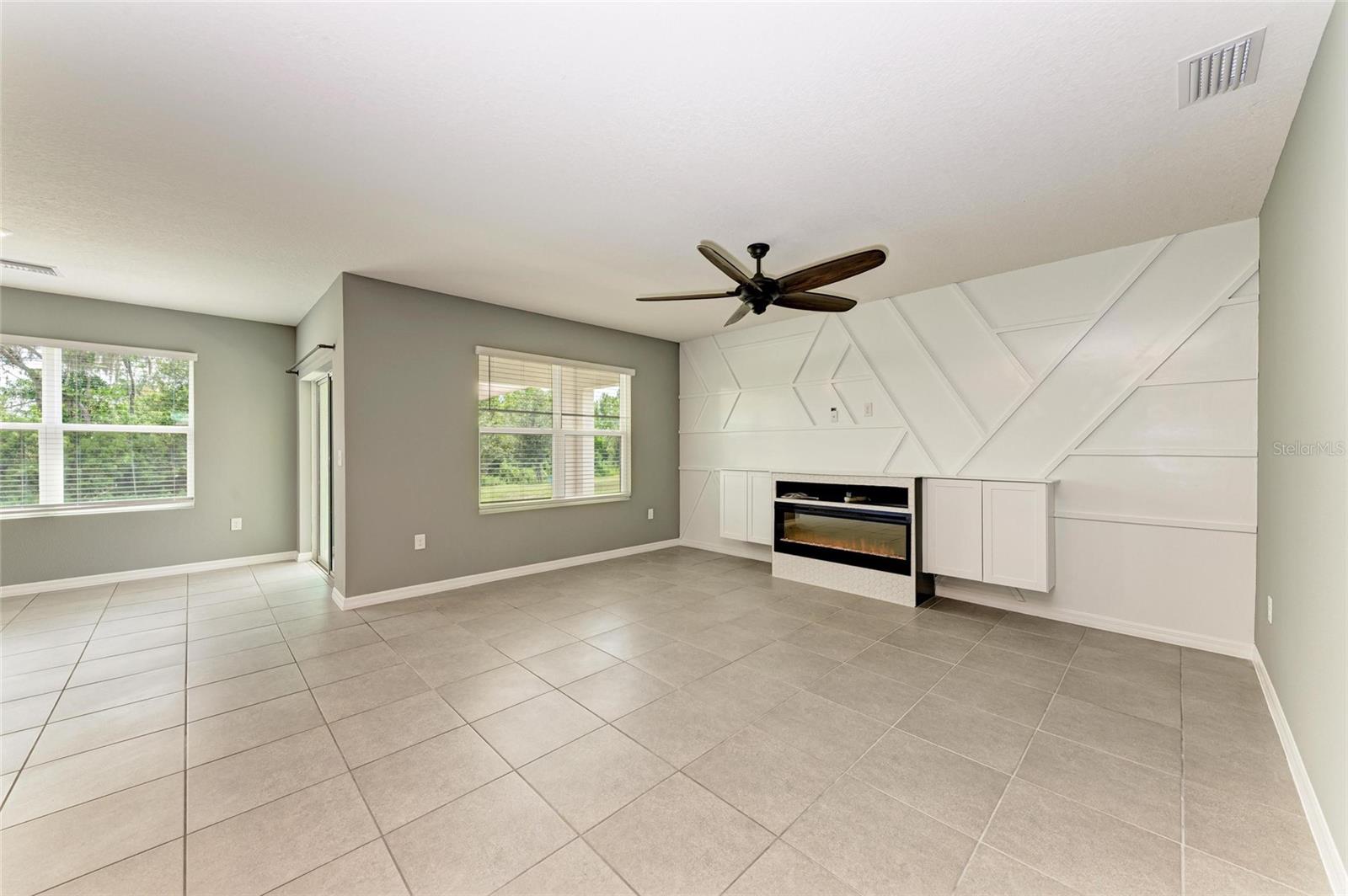 Image 7 of 36 For 2825 Greenleaf Terrace
