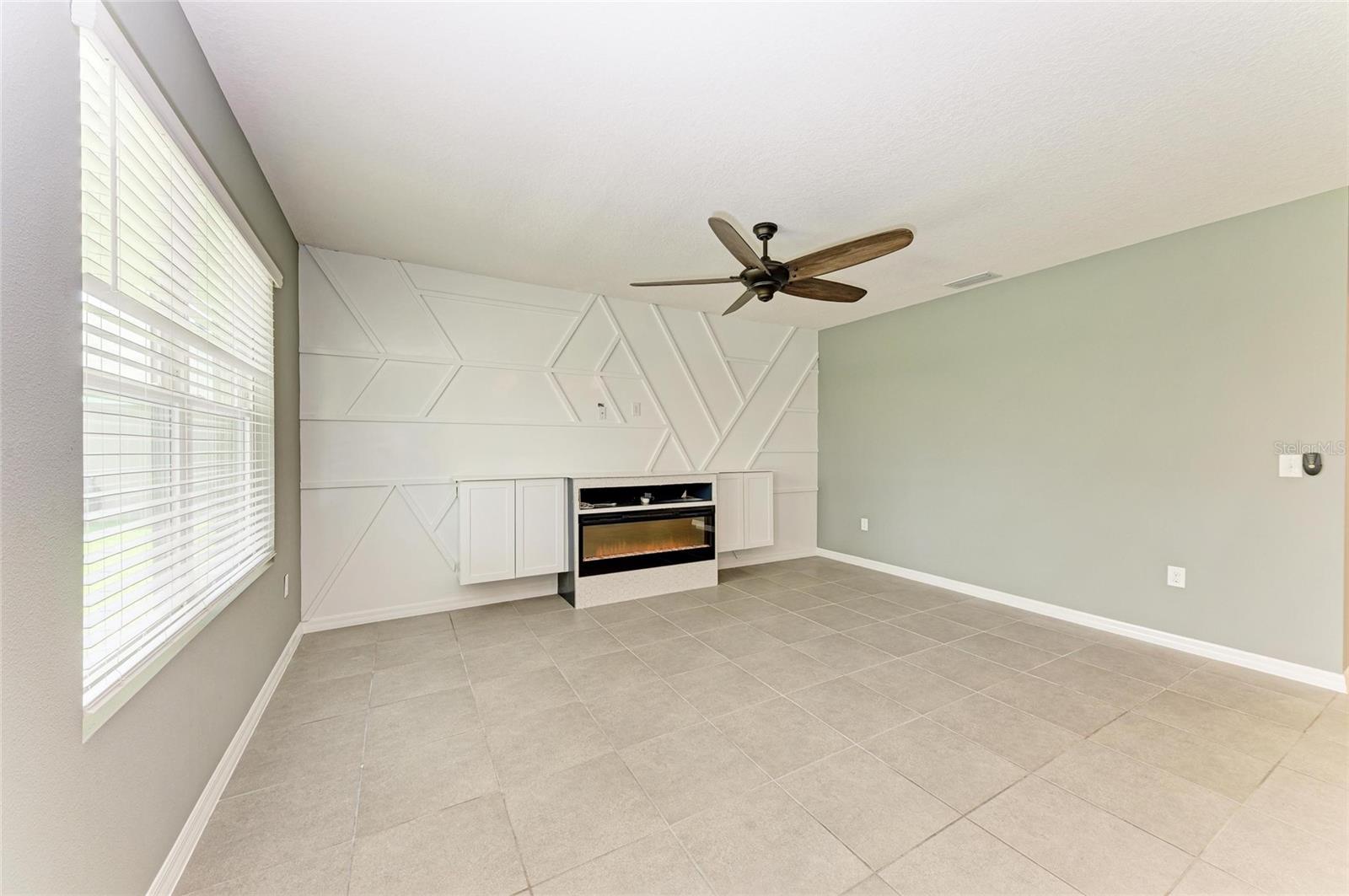 Image 9 of 36 For 2825 Greenleaf Terrace