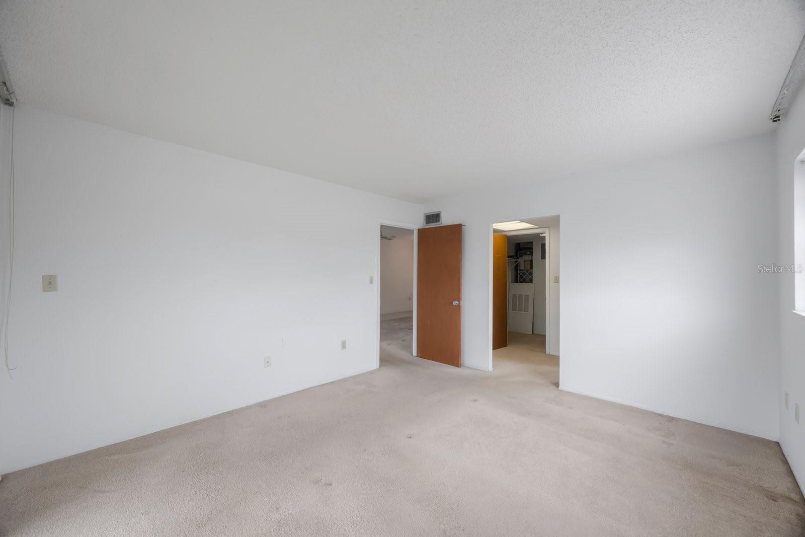 Image 21 of 39 For 4155 Heron Way E-301