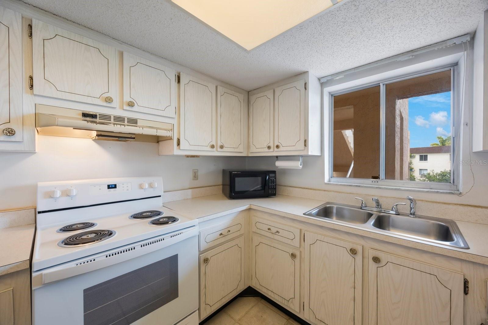 Image 8 of 39 For 4155 Heron Way E-301