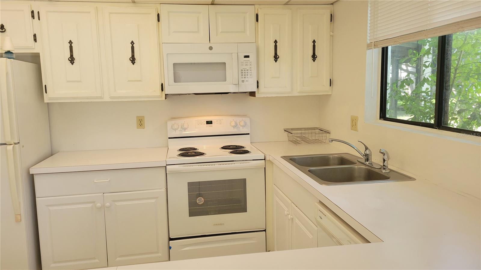 Image 3 of 21 For 4001 Beneva Road 345