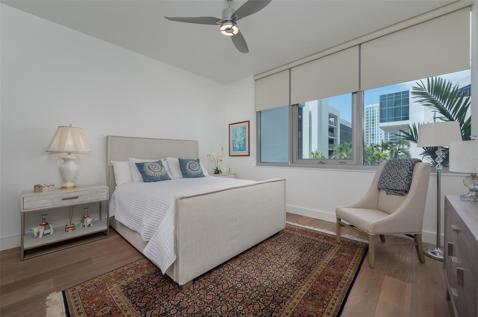 Image 14 of 38 For 1155 Gulfstream Avenue 306