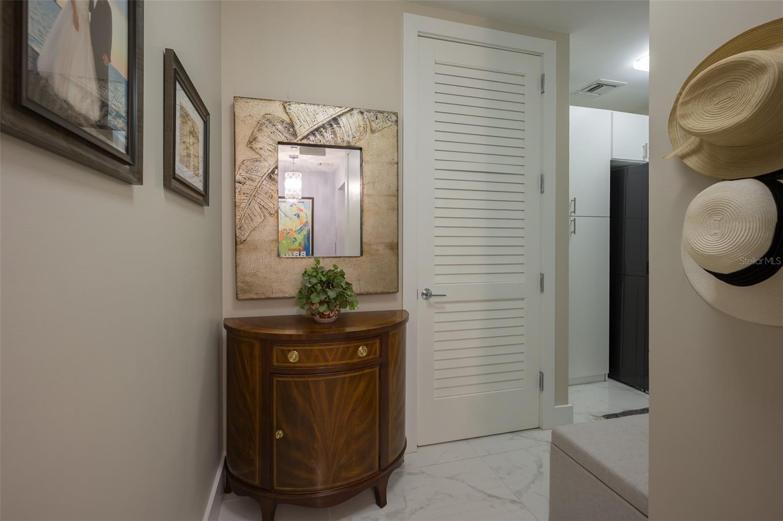 Image 19 of 38 For 1155 Gulfstream Avenue 306