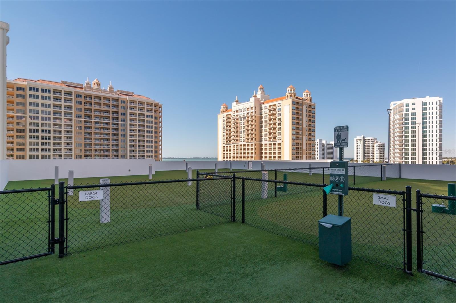 Image 27 of 38 For 1155 Gulfstream Avenue 306