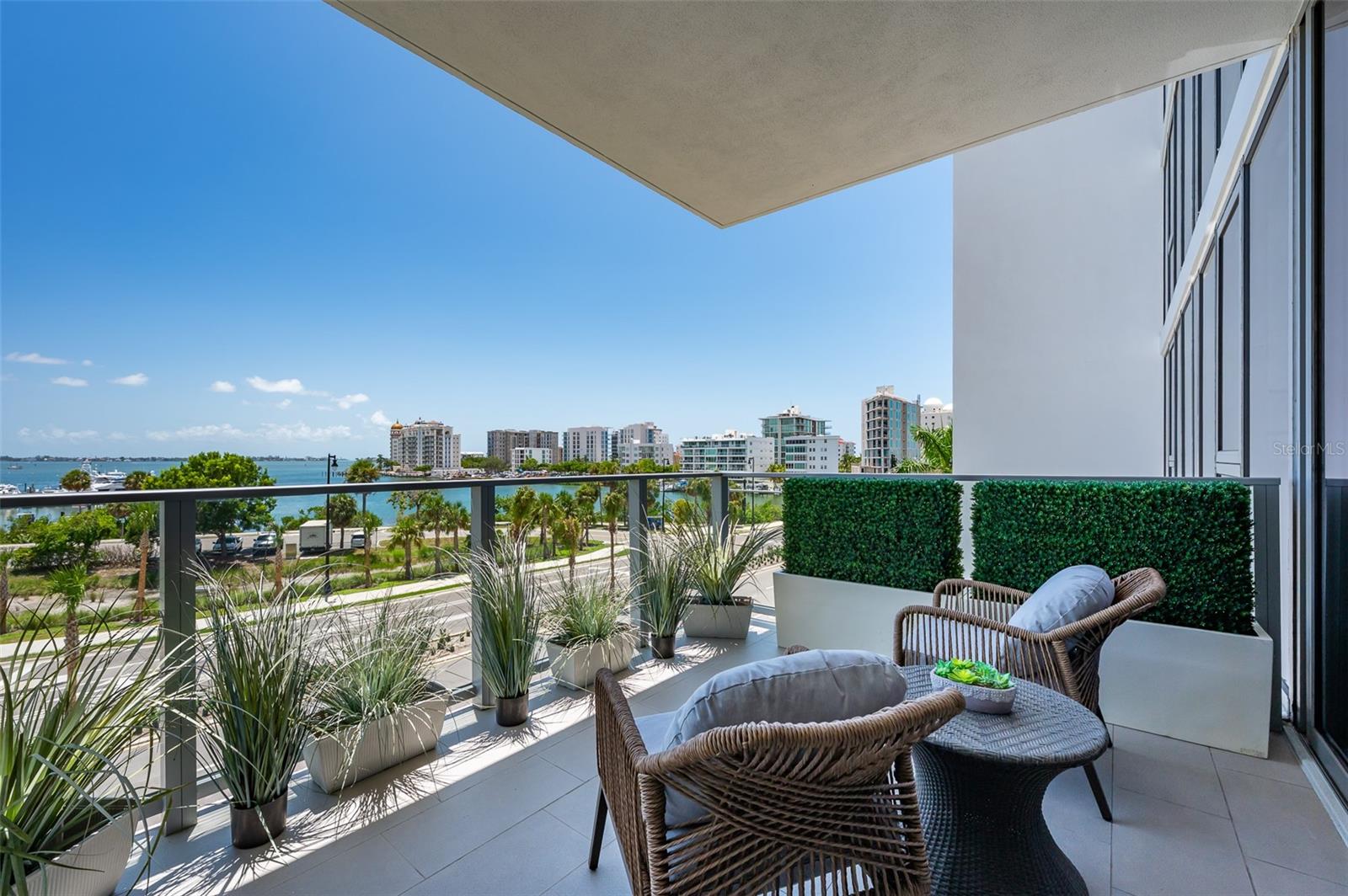 Image 4 of 38 For 1155 Gulfstream Avenue 306