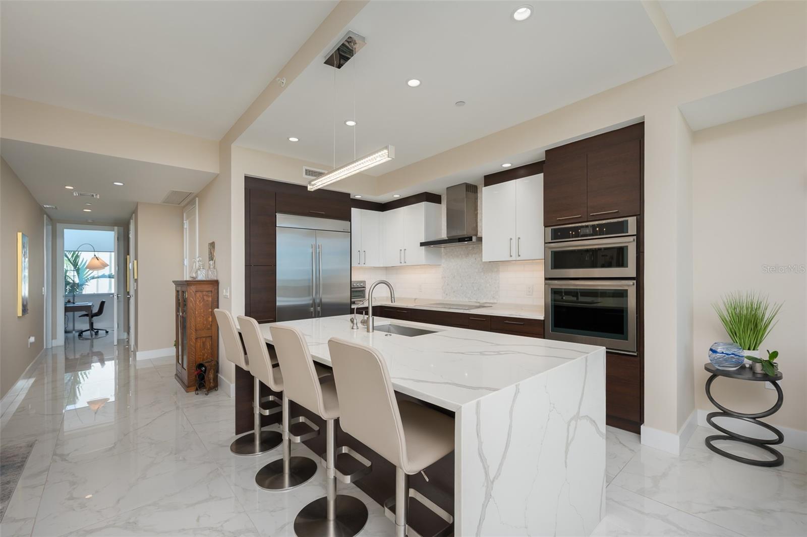 Image 6 of 38 For 1155 Gulfstream Avenue 306