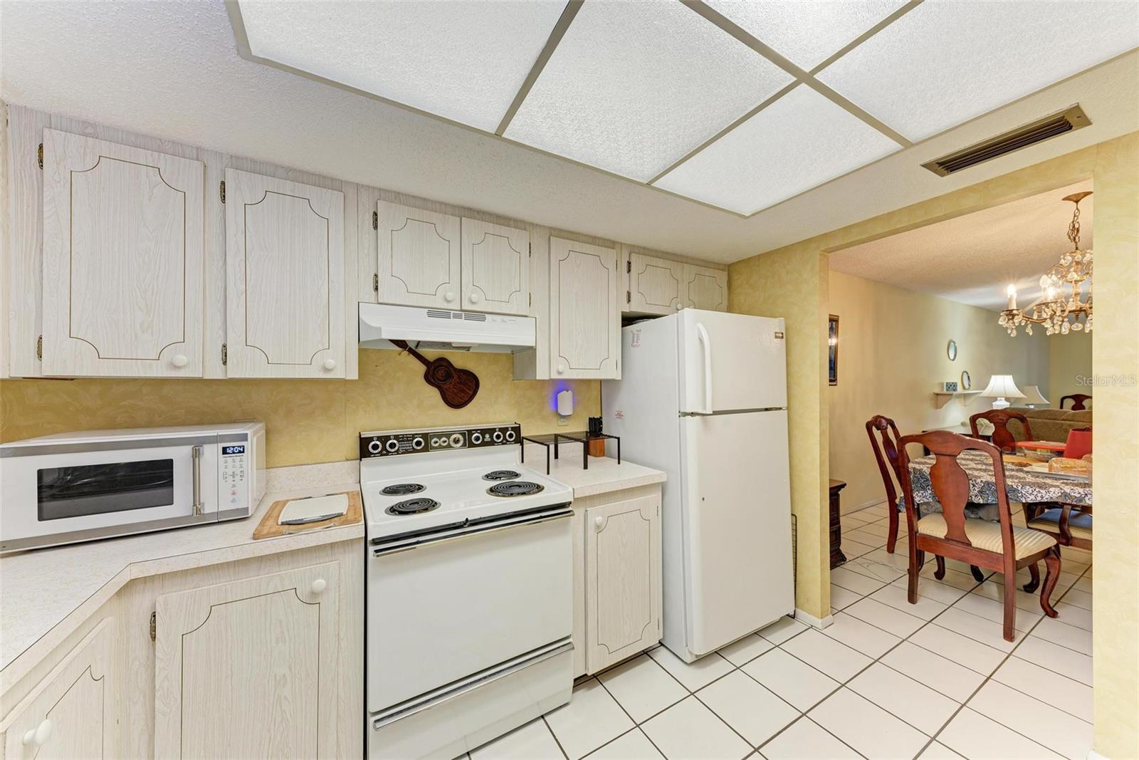 Image 9 of 32 For 3514 Lake Bayshore Drive K-108