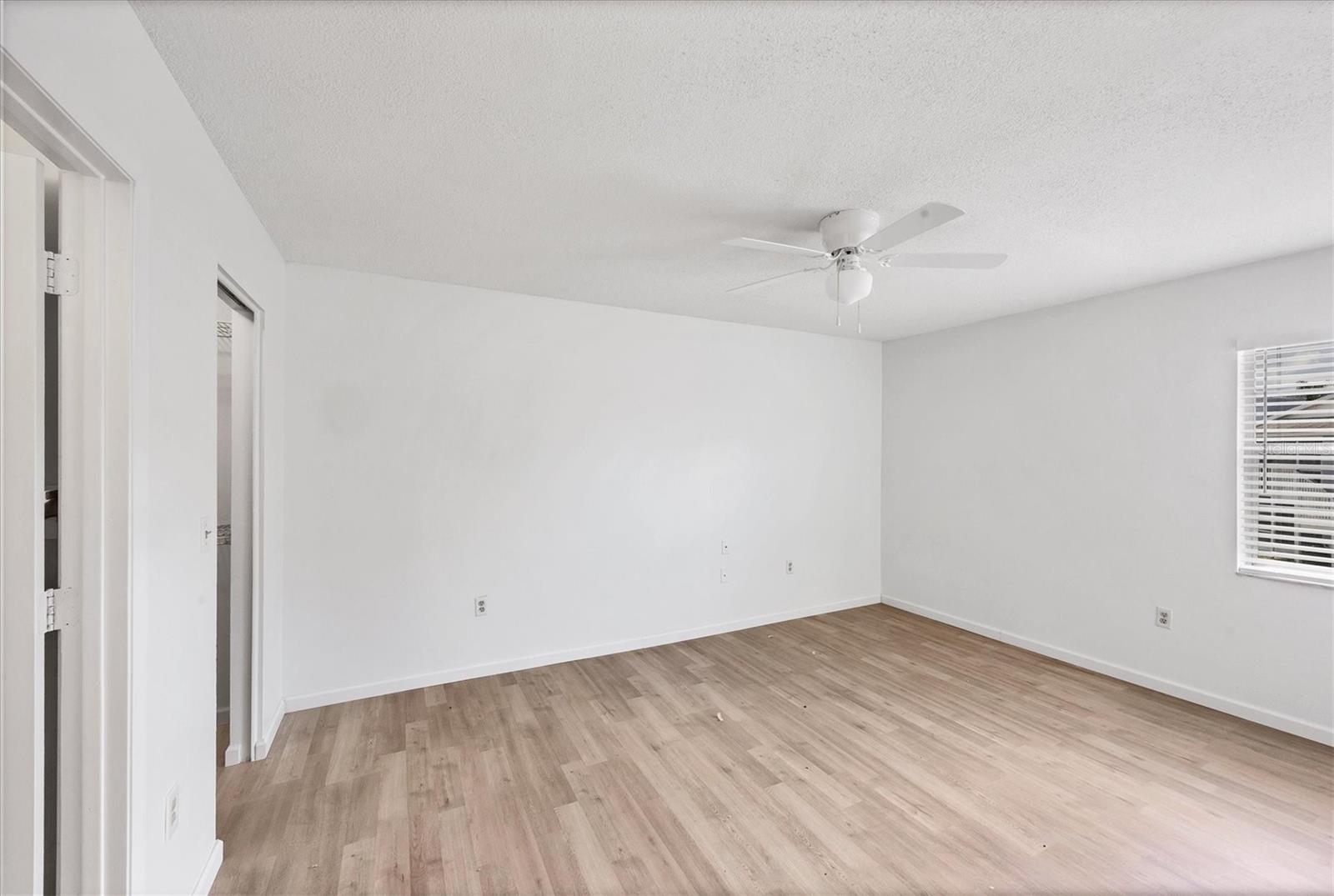 Image 17 of 38 For 3742 59th Avenue W