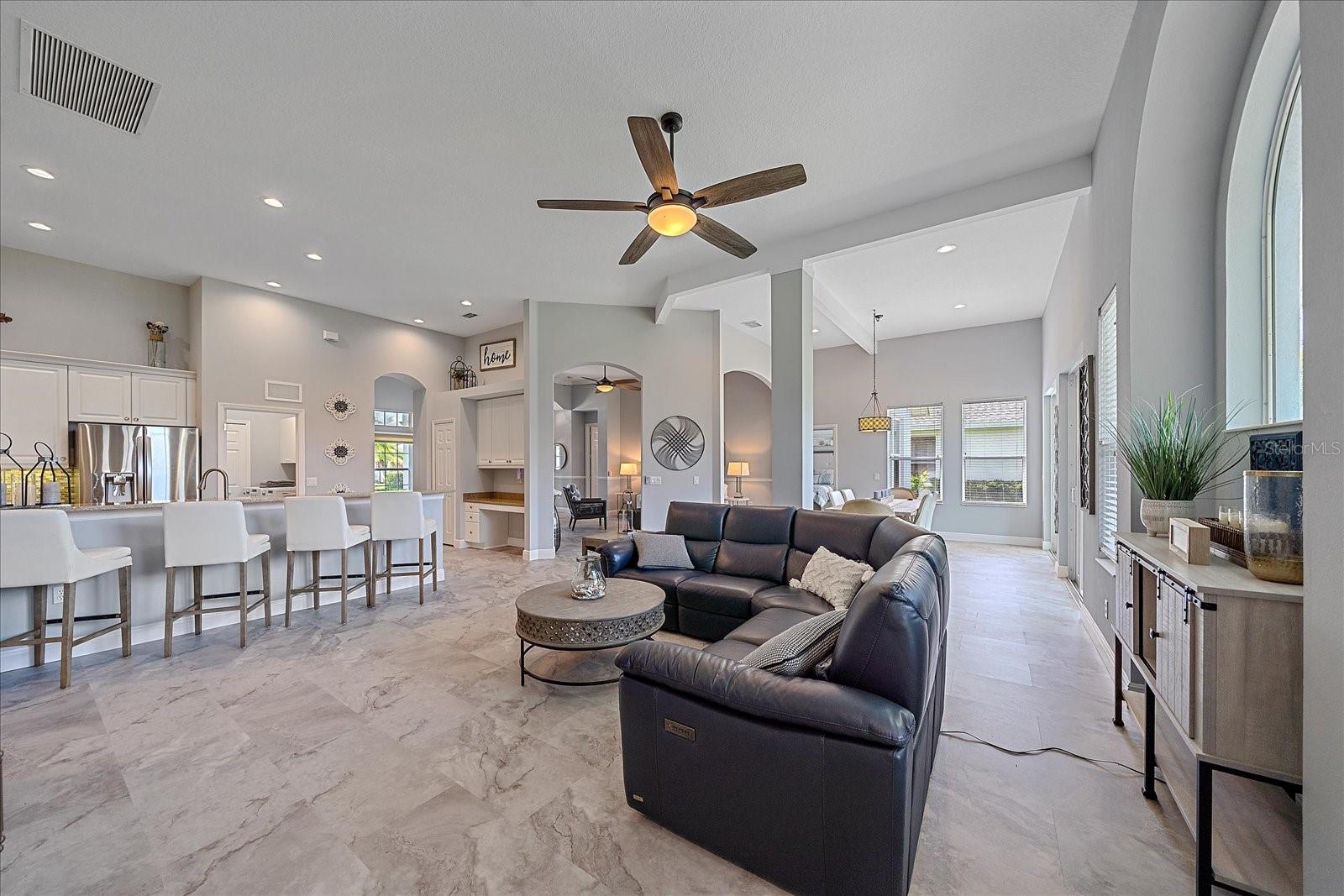 Image 15 of 40 For 8015 Spring Marsh Drive