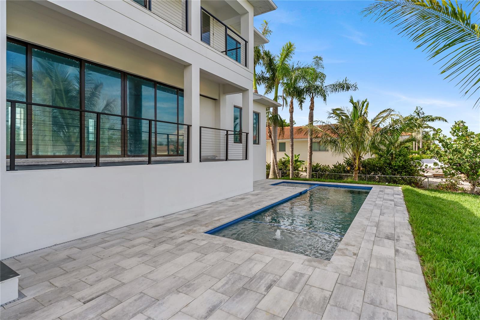 Image 11 of 89 For 569 Bayview Drive