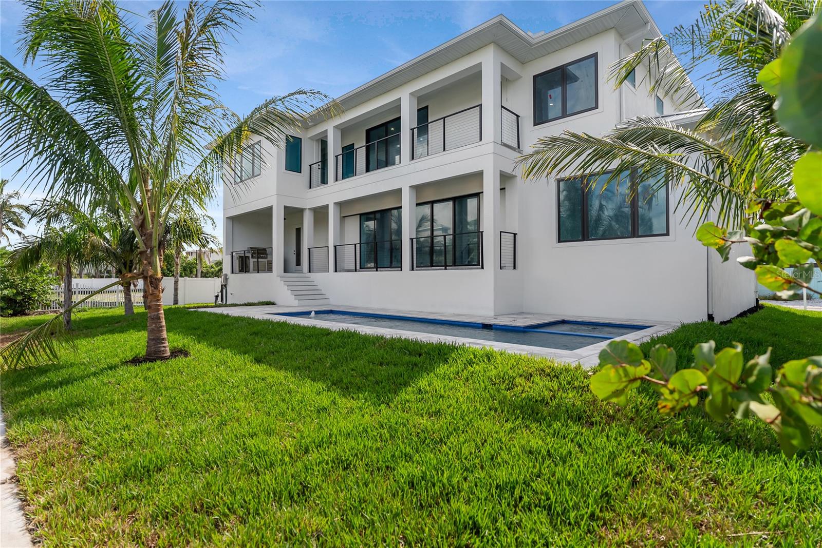 Image 15 of 89 For 569 Bayview Drive