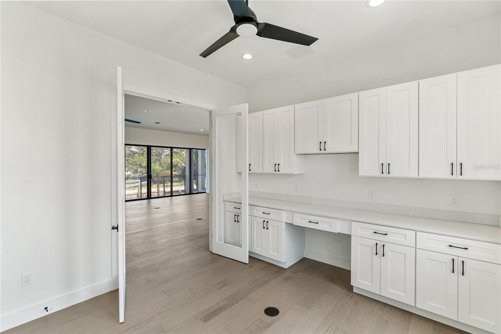 Image 26 of 89 For 569 Bayview Drive