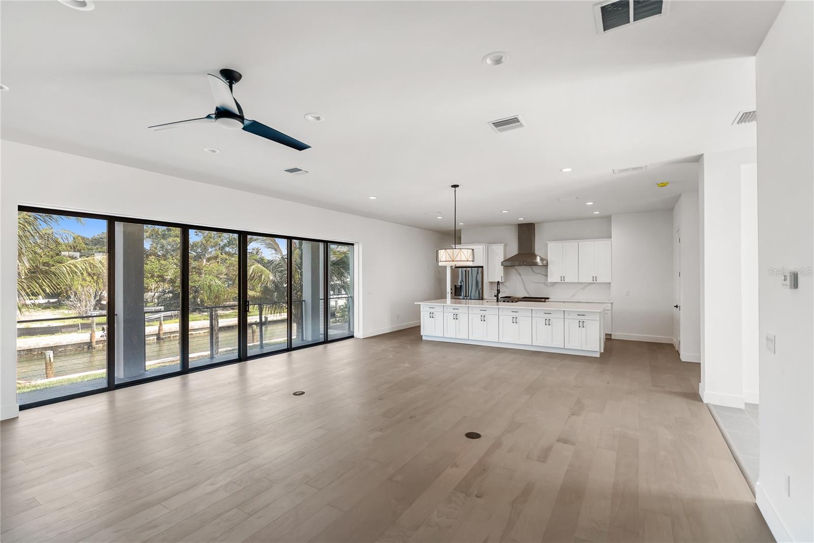 Image 35 of 89 For 569 Bayview Drive