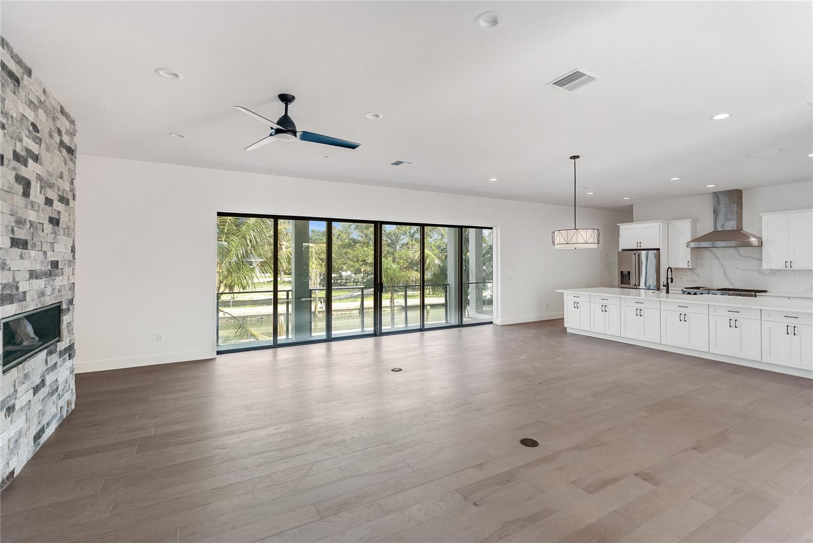 Image 39 of 89 For 569 Bayview Drive