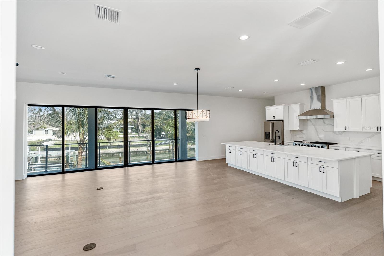 Image 41 of 89 For 569 Bayview Drive