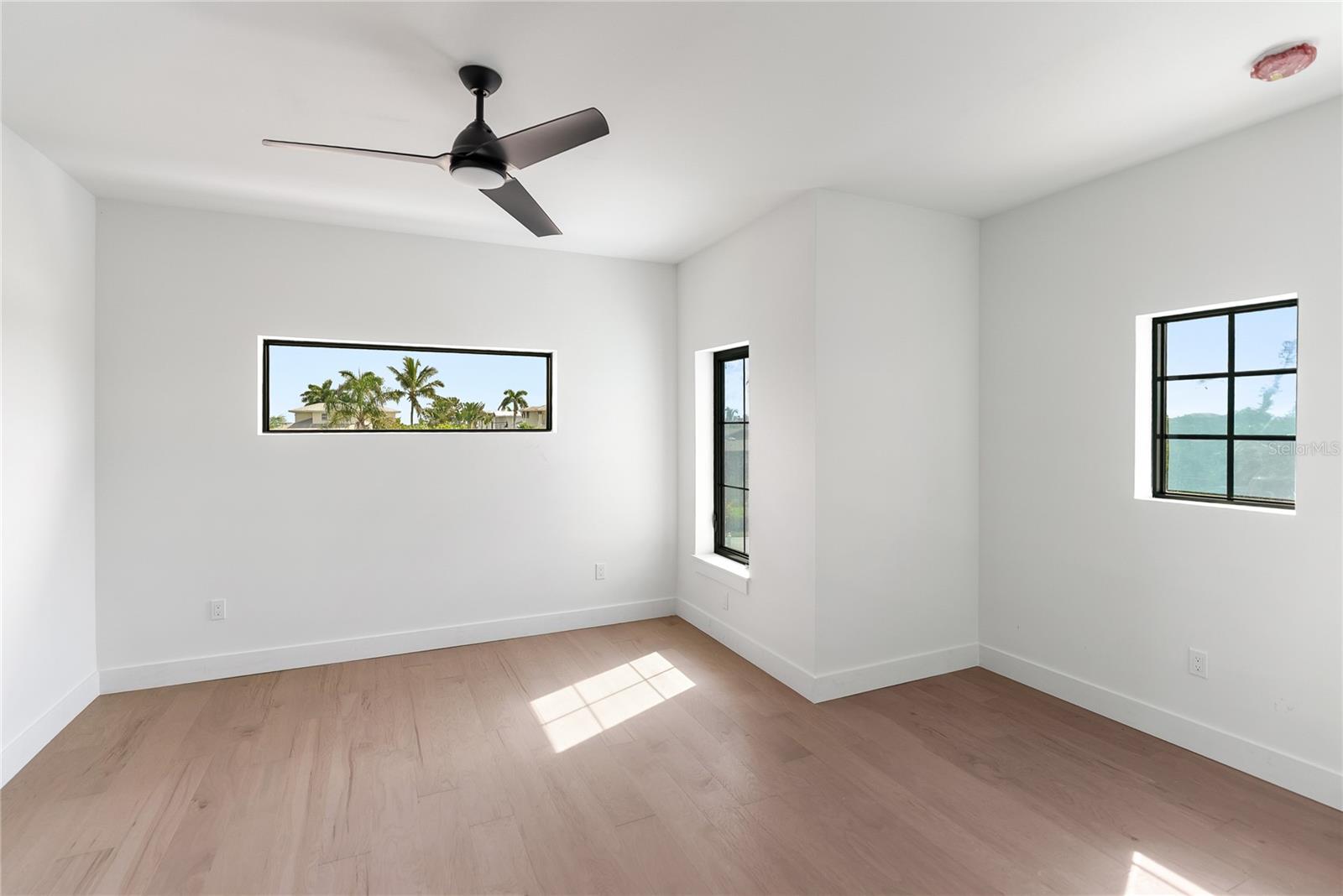 Image 56 of 89 For 569 Bayview Drive