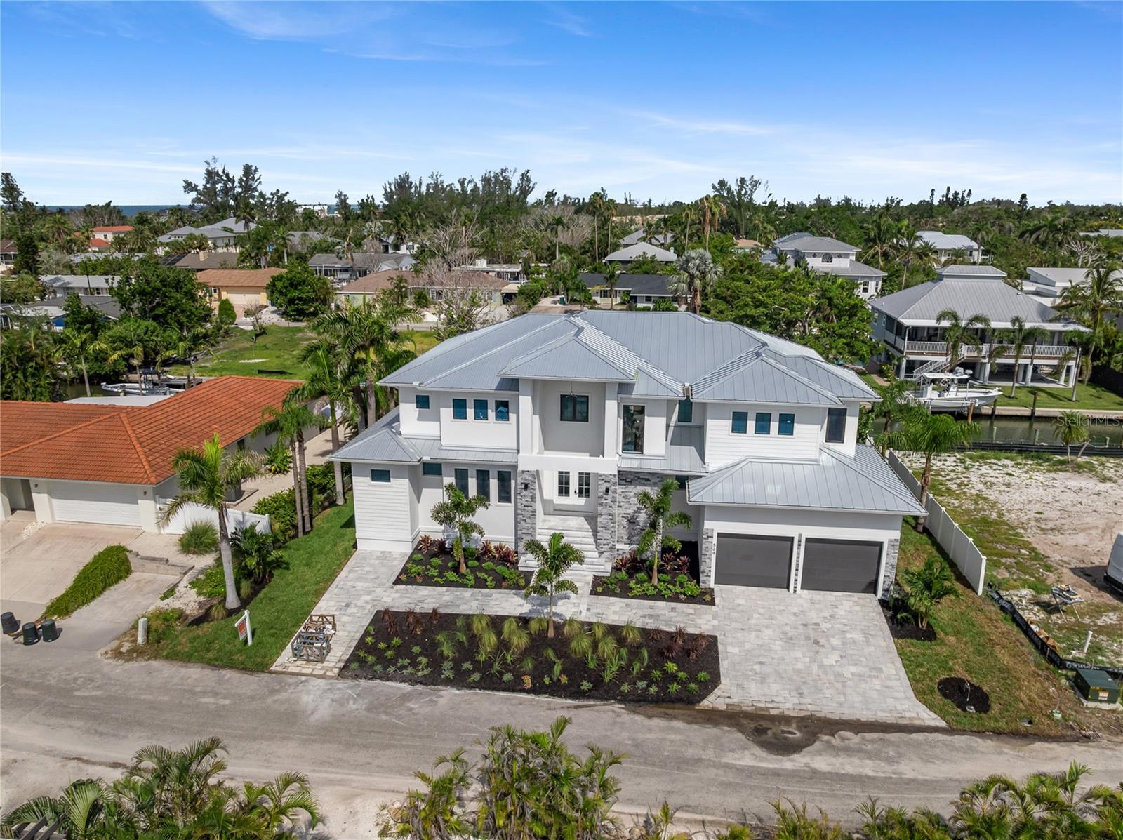 Image 81 of 89 For 569 Bayview Drive