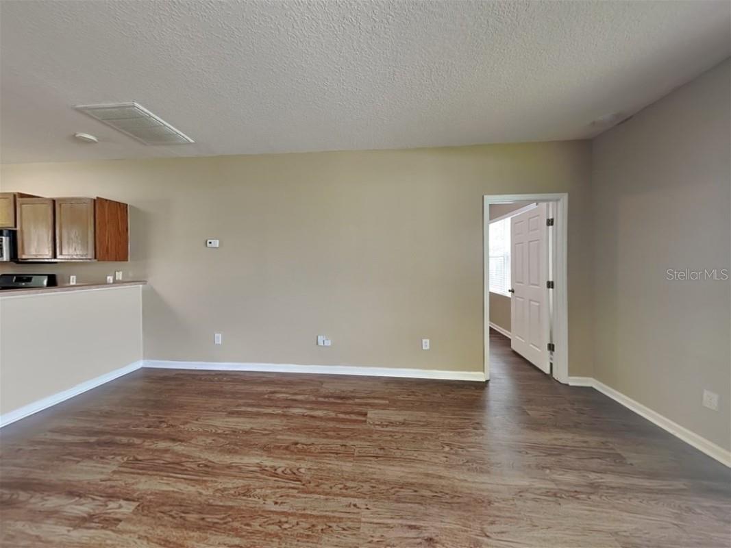 Image 7 of 8 For 1836 Tangledvine Drive