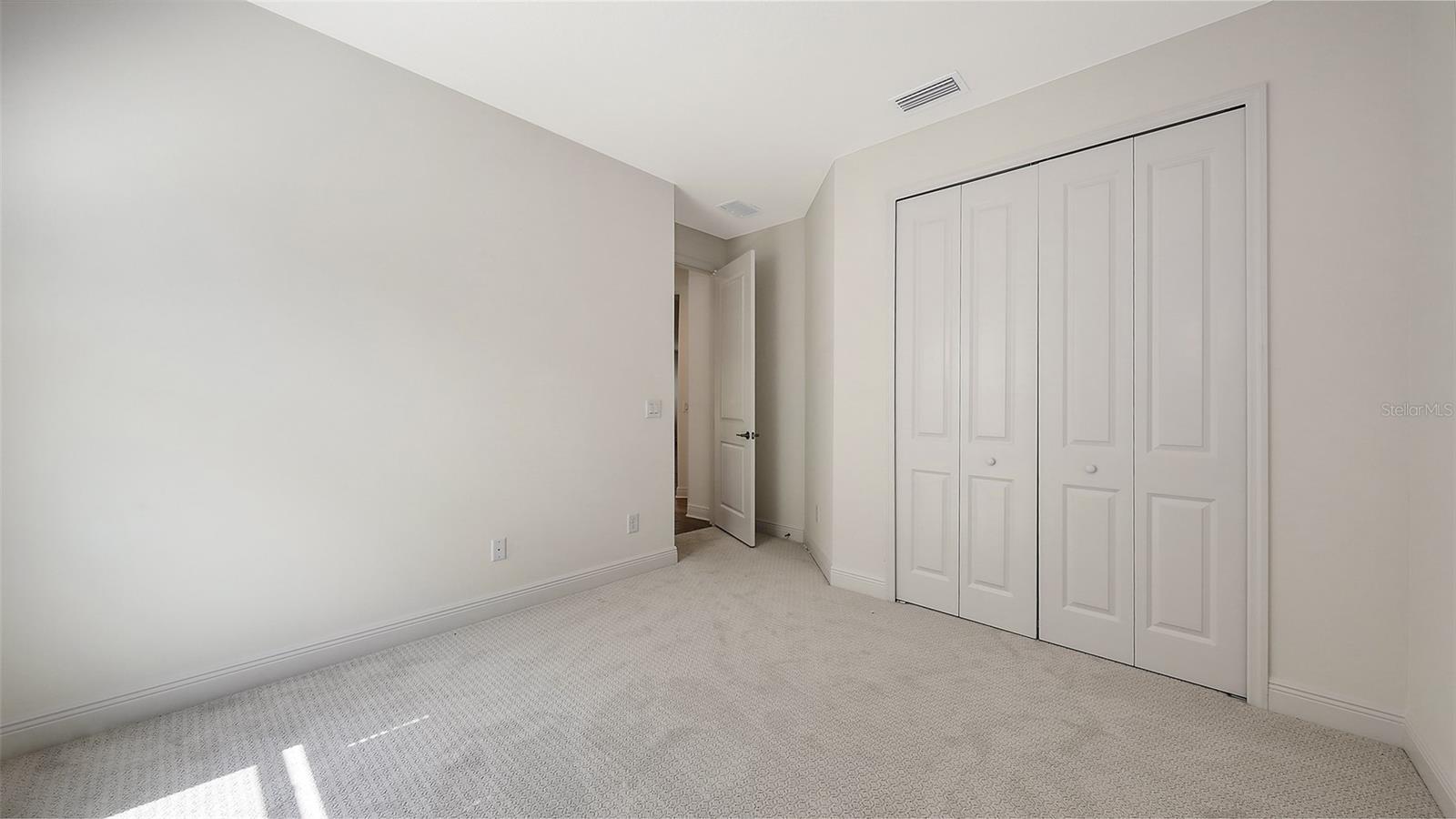 Image 42 of 46 For 2234 Lady Palm Loop