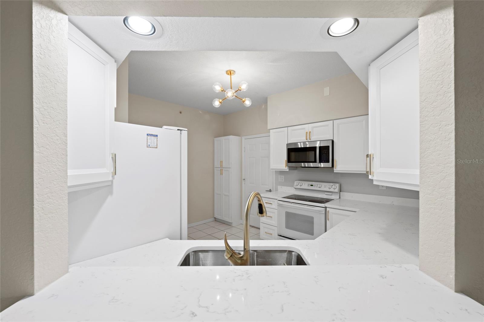 Image 12 of 42 For 6651 Pineview Terrace