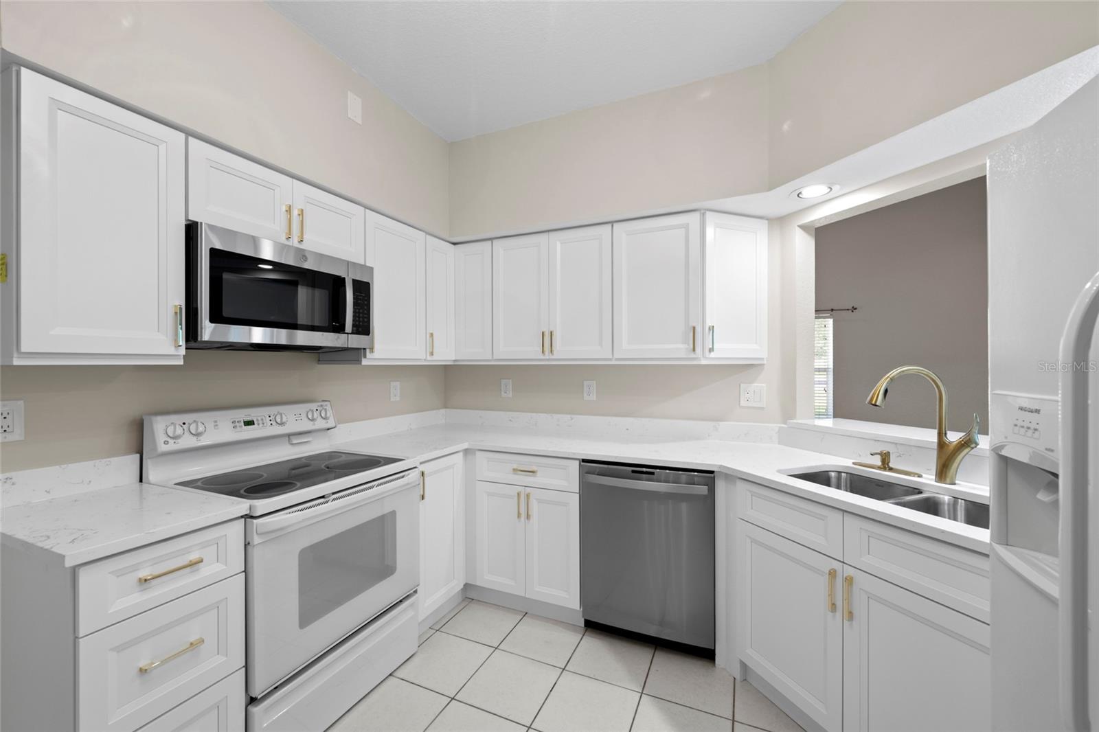 Image 13 of 42 For 6651 Pineview Terrace