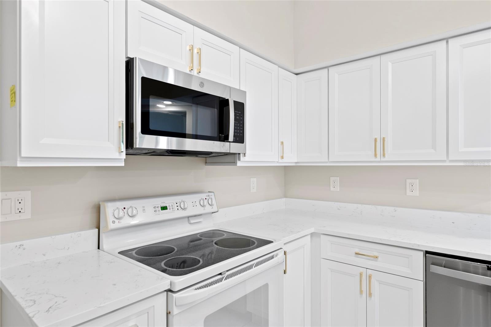 Image 15 of 42 For 6651 Pineview Terrace