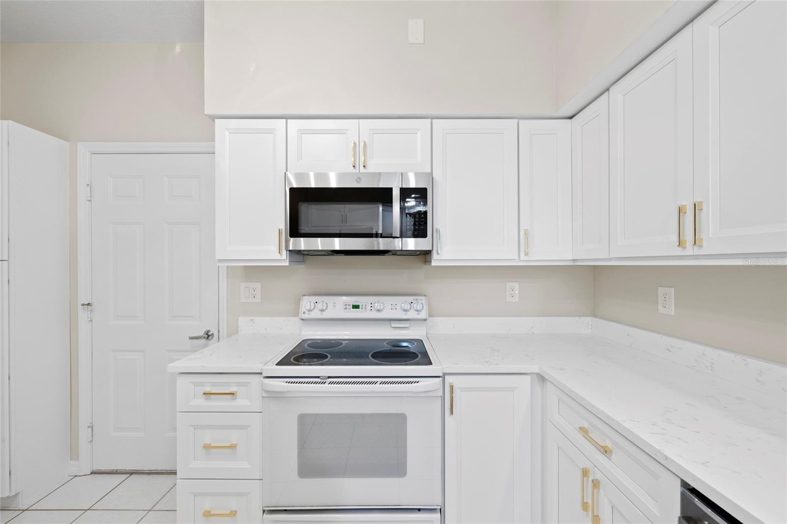 Image 17 of 42 For 6651 Pineview Terrace