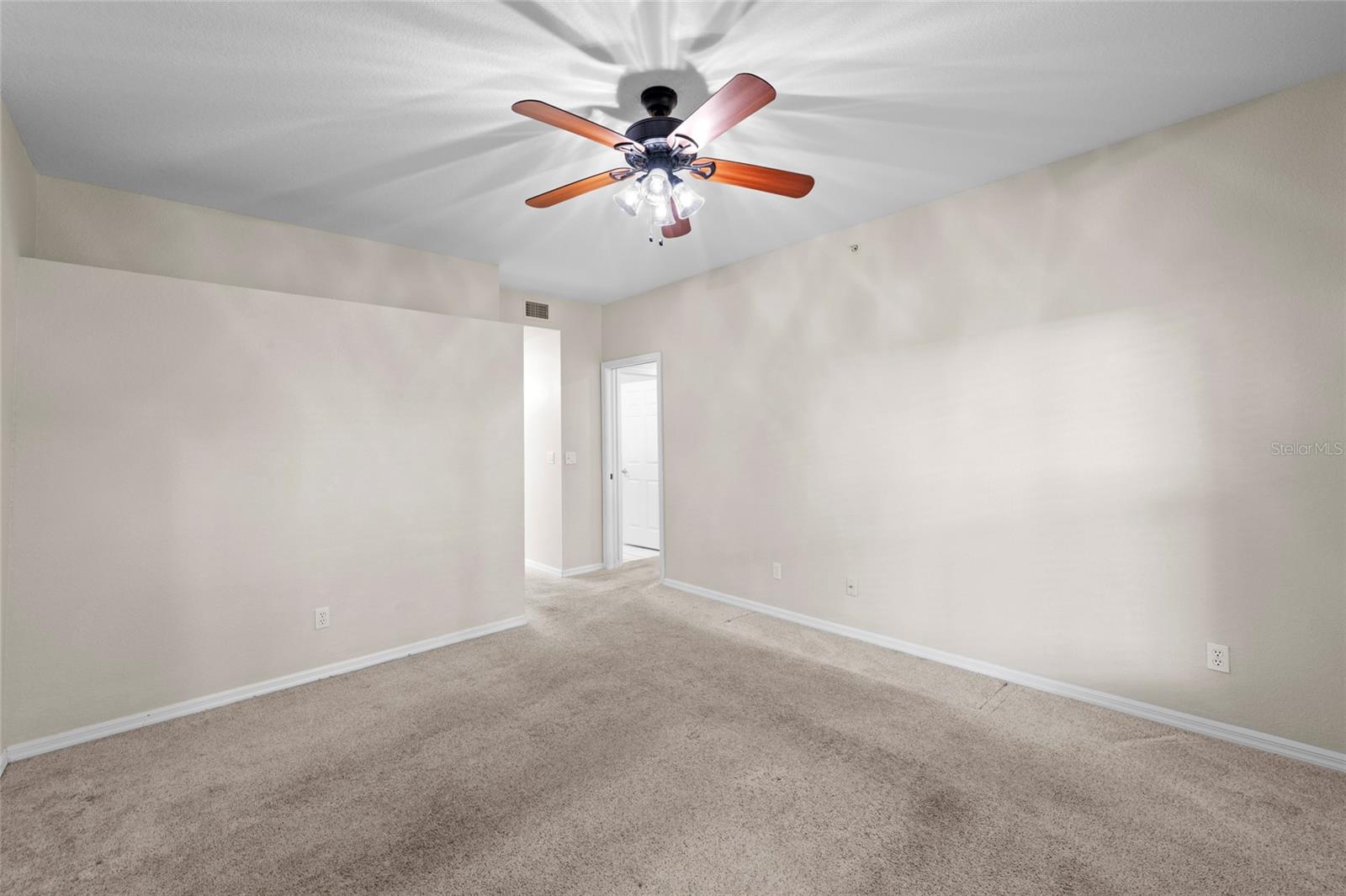 Image 26 of 42 For 6651 Pineview Terrace
